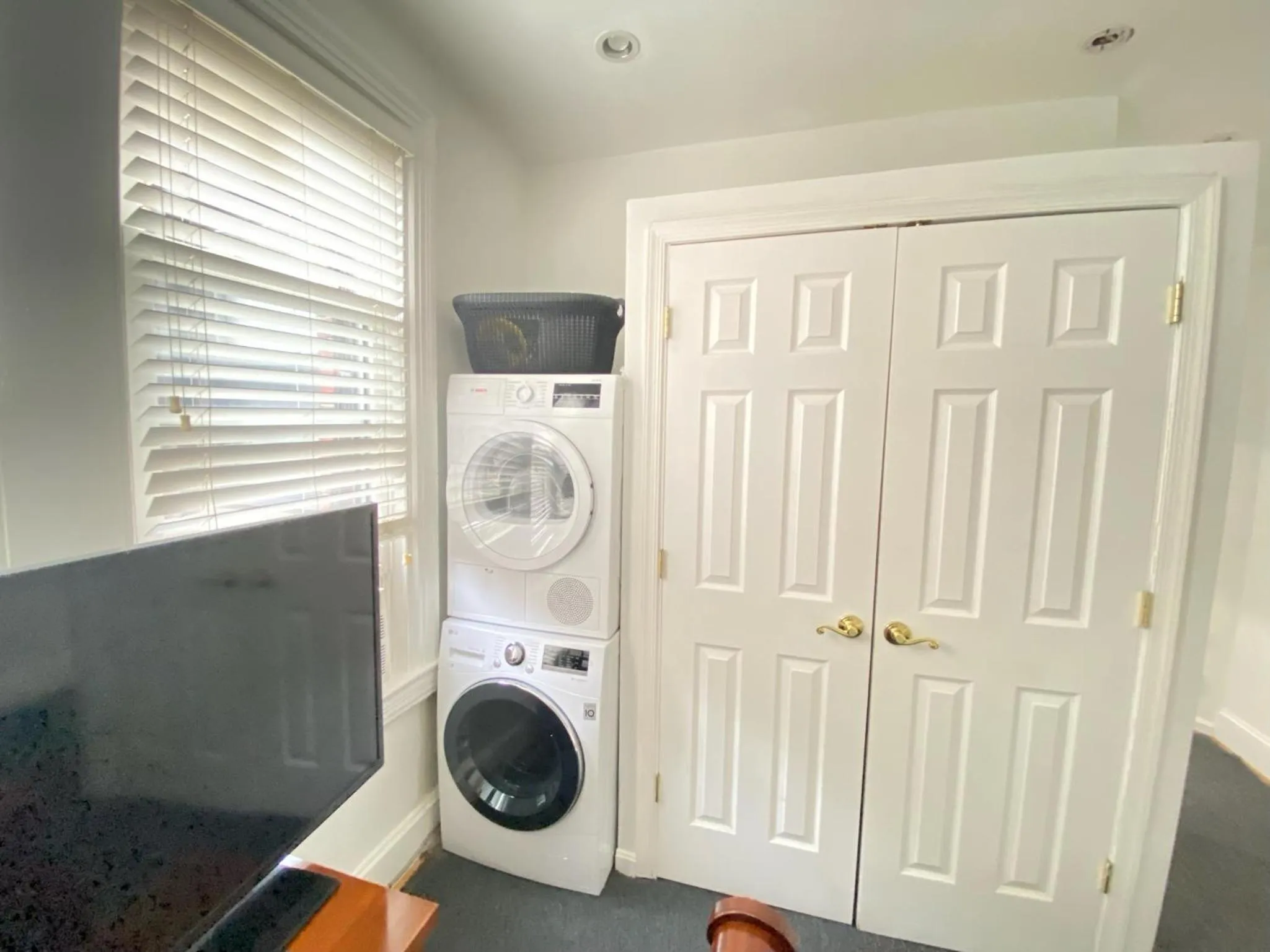 laundry in Gorgeous Refurbished 1Bdrm and 1Den Home