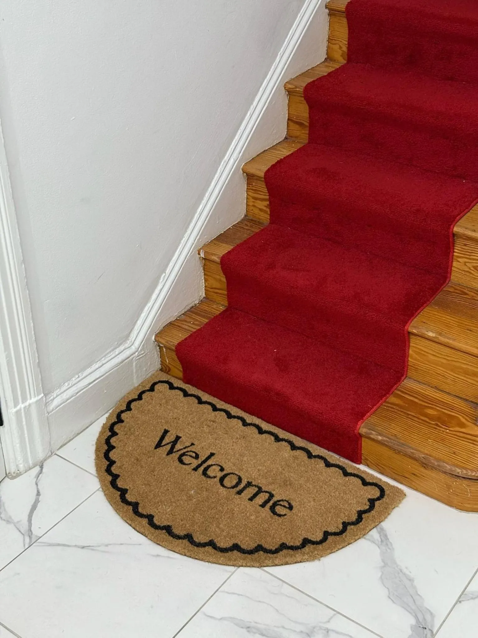 Text overlay in Gorgeous Refurbished 1Bdrm and 1Den Home