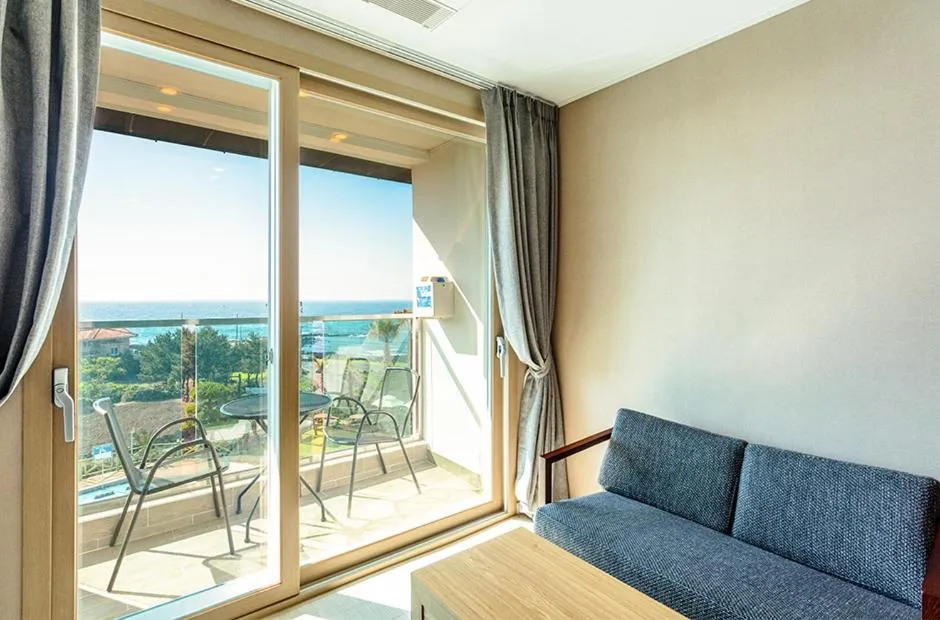 Balcony/Terrace in Rich Hotel