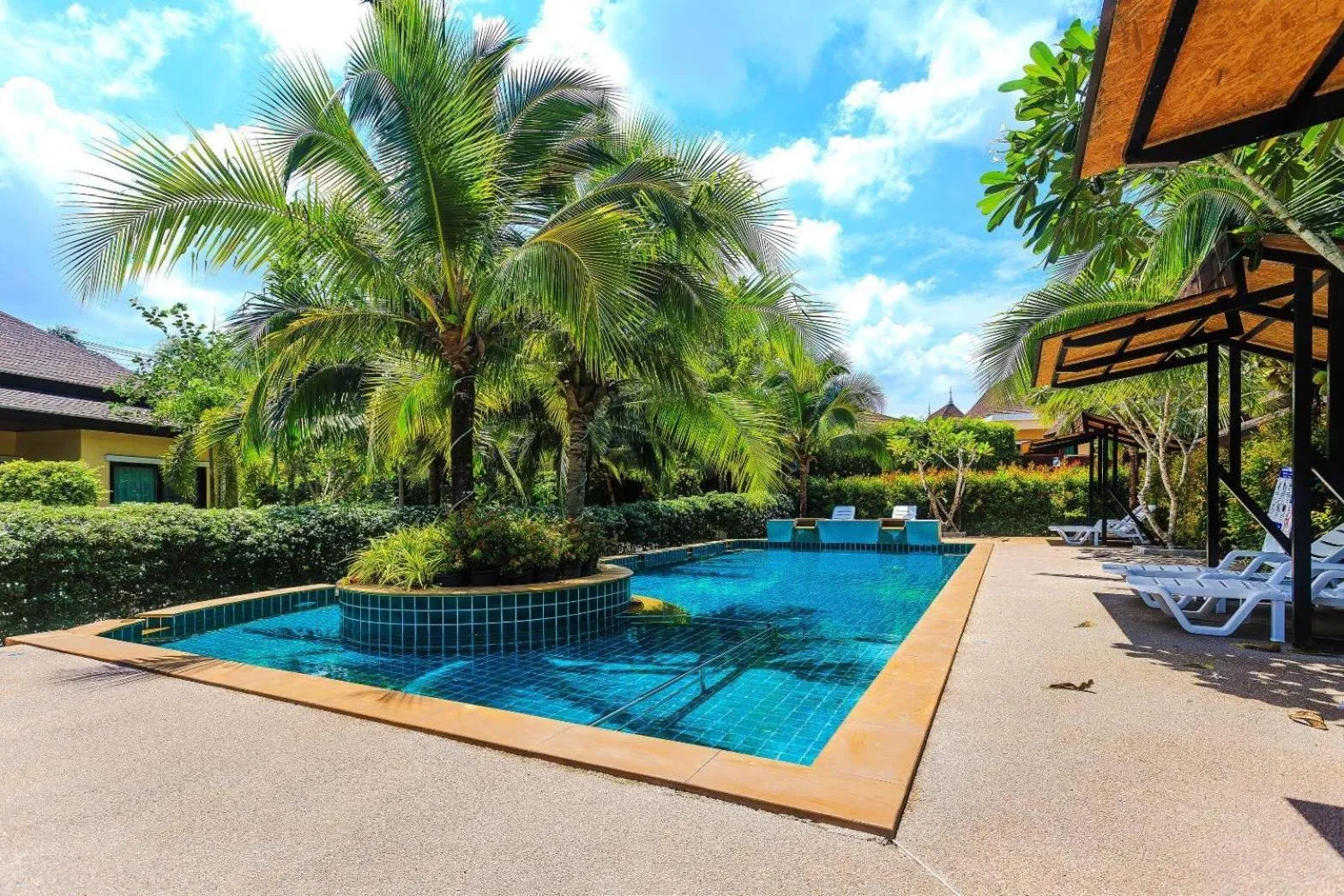 Property building in Aonang Oscar Pool Villas - Free Shuttle to Aonang Beach -shared pool - private pool