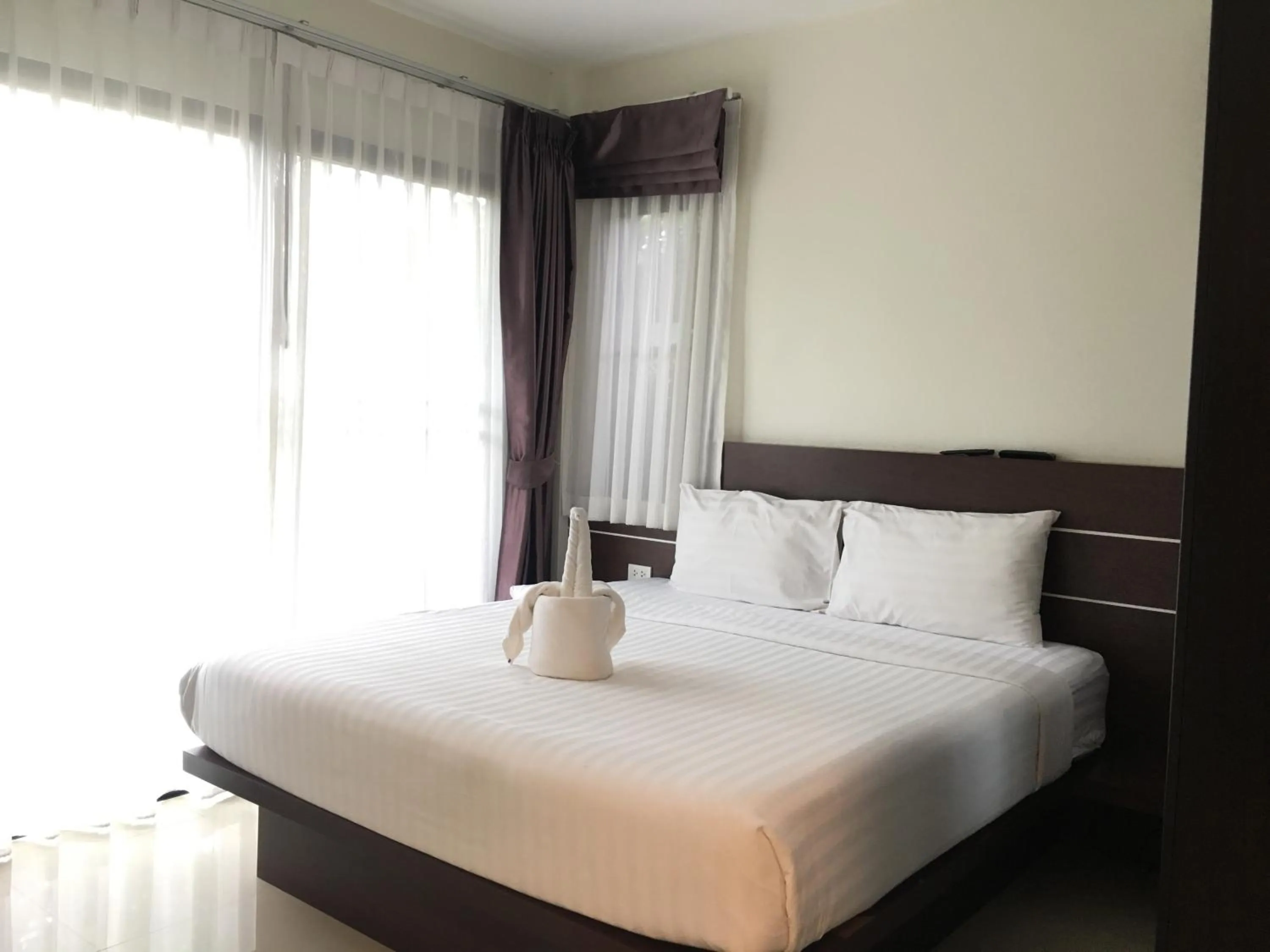 Bed in Aonang Oscar Pool Villas - Free Shuttle to Aonang Beach -shared pool - private pool