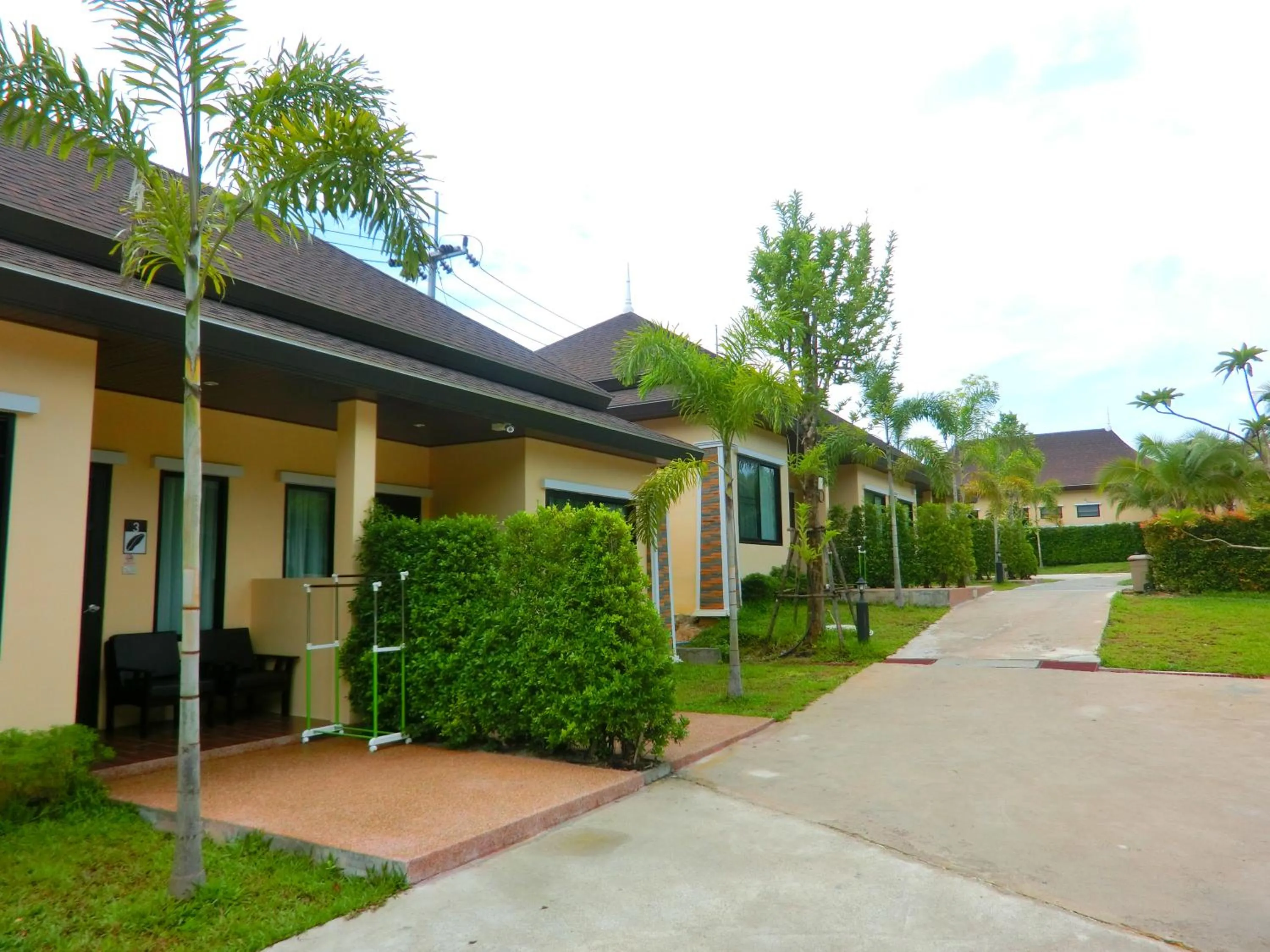 Patio in Aonang Oscar Pool Villas - Free Shuttle to Aonang Beach -shared pool - private pool