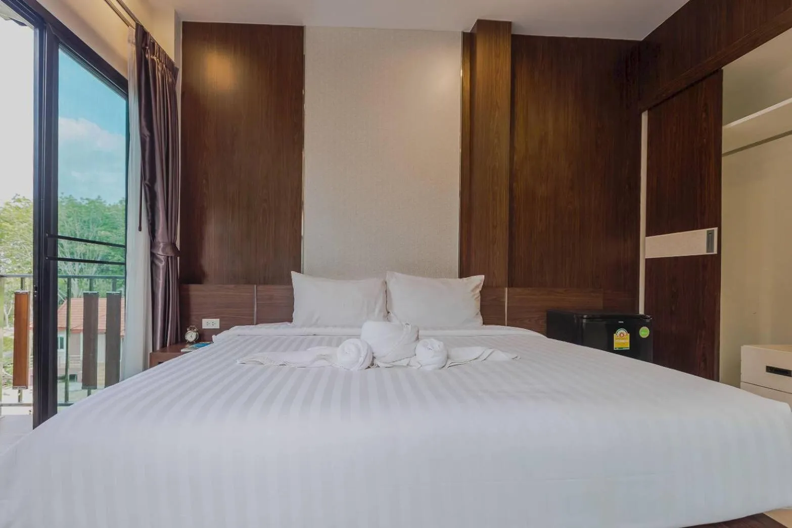 Bed in Aonang Oscar Pool Villas - Free Shuttle to Aonang Beach -shared pool - private pool