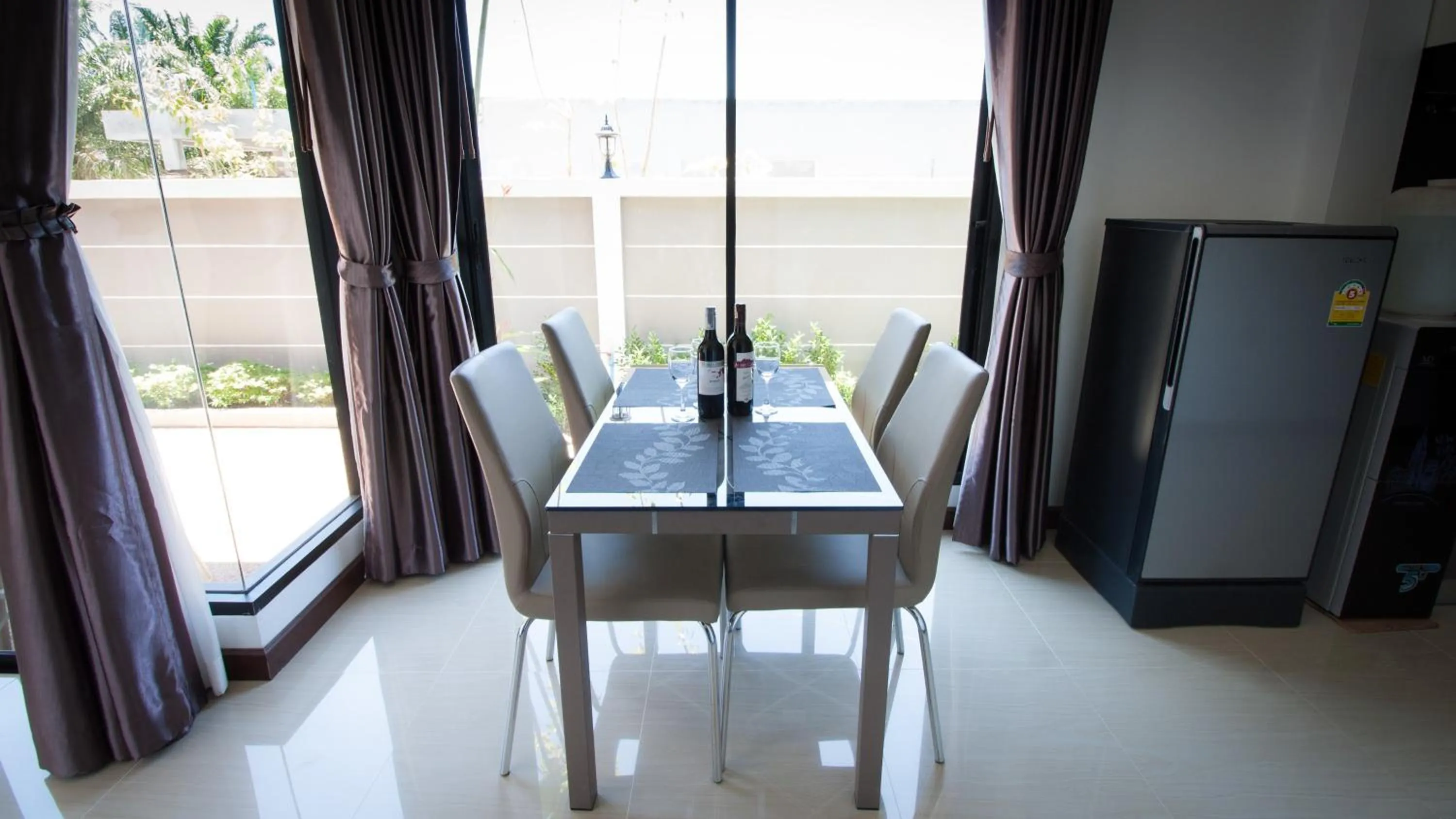 Restaurant/places to eat in Aonang Oscar Pool Villas - Free Shuttle to Aonang Beach -shared pool - private pool