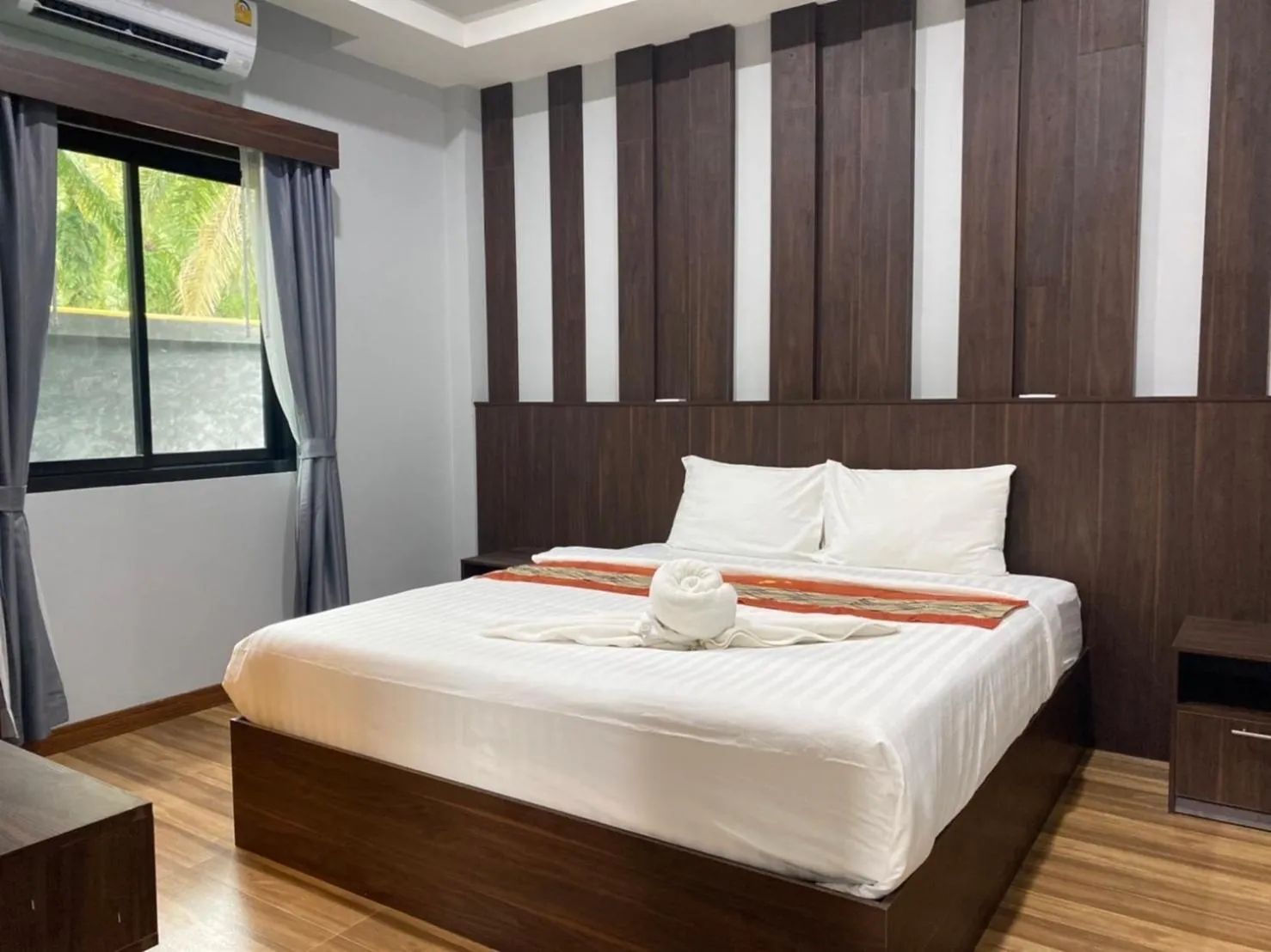 Bed in Aonang Oscar Pool Villas - Free Shuttle to Aonang Beach -shared pool - private pool