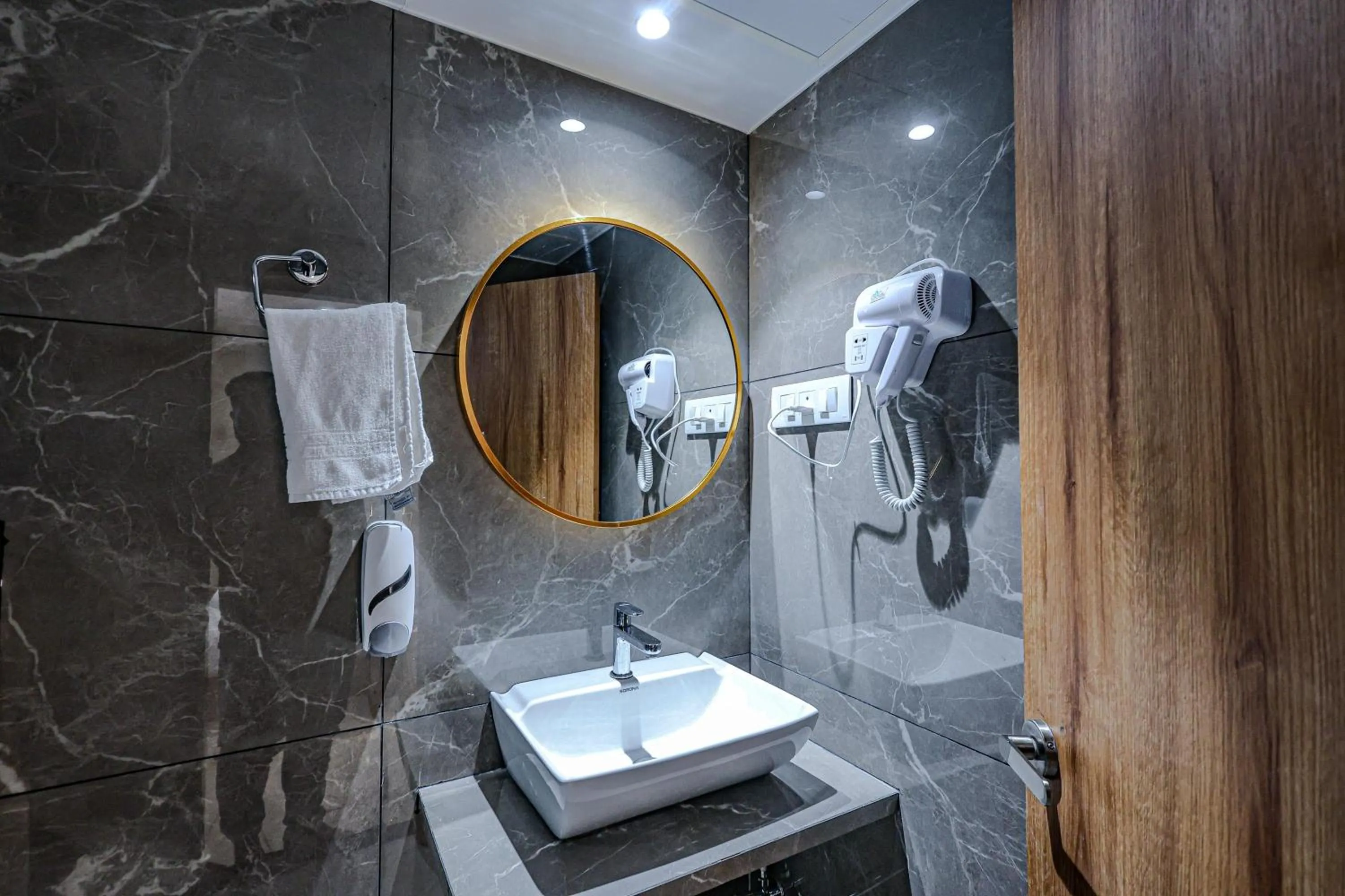 Bathroom in Hotel Alfa Suites