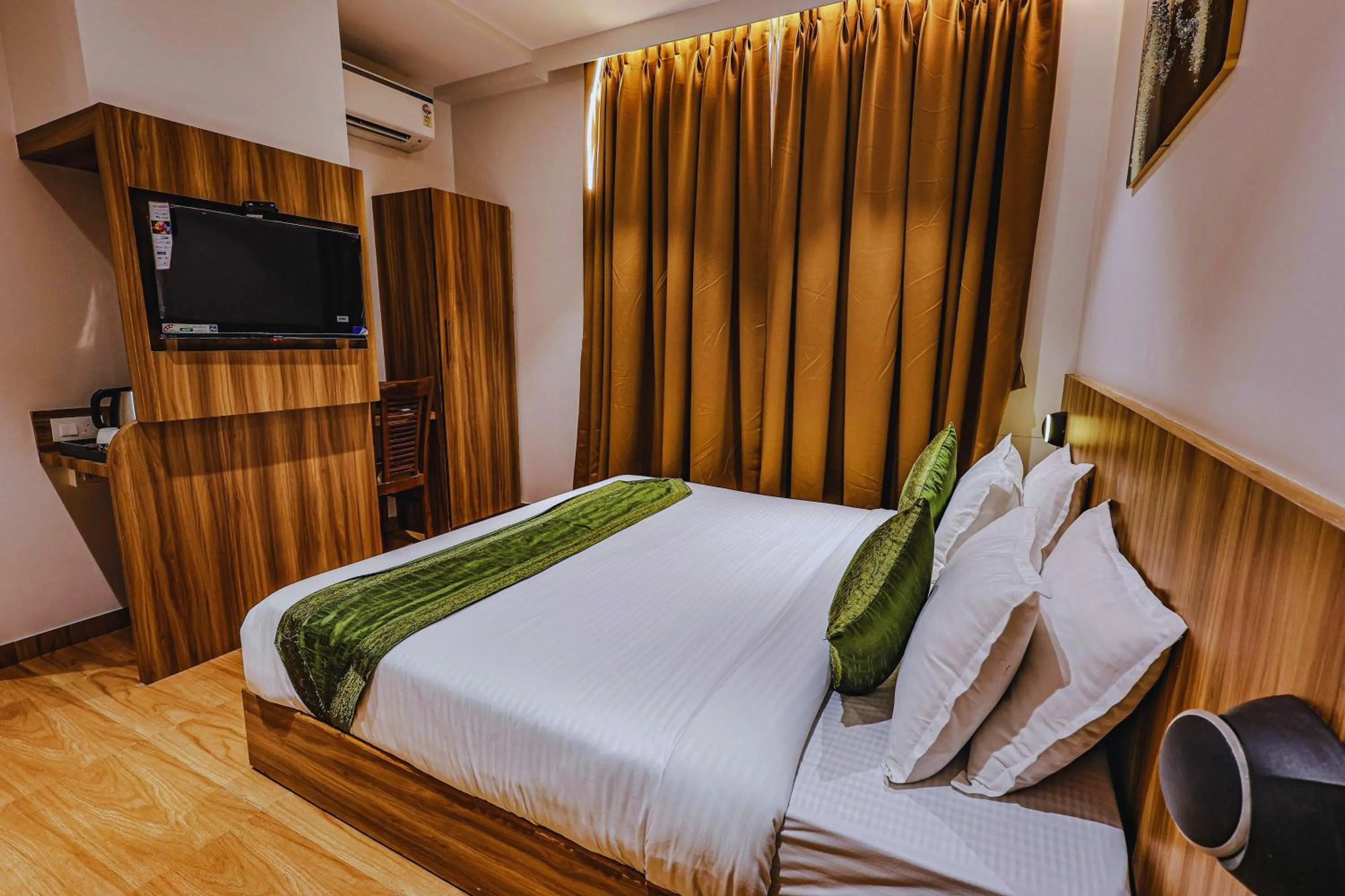 Bedroom, Bed in Hotel Alfa Suites