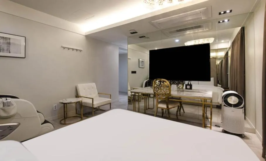 Bed in Hotel 99 Prestige