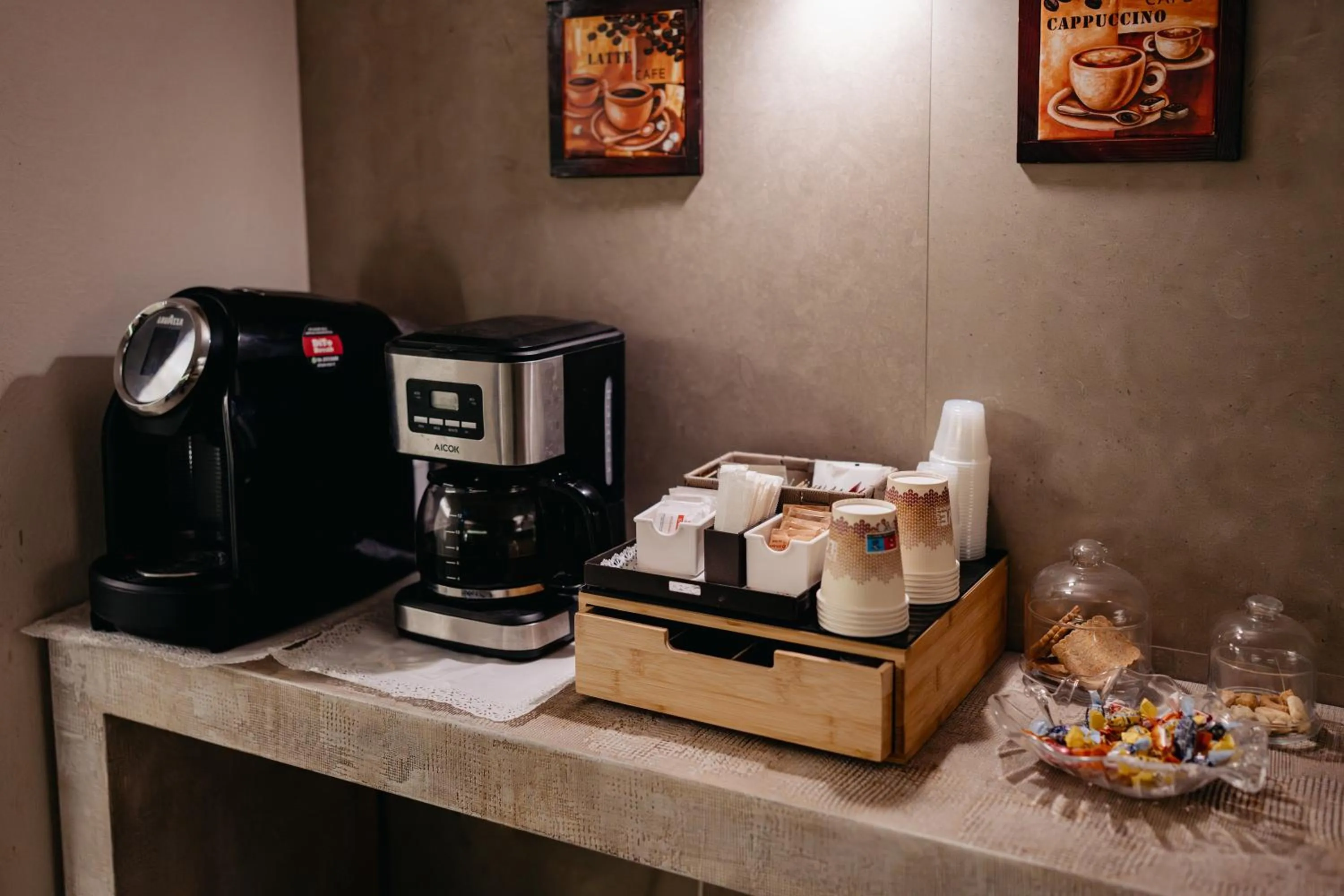 Coffee/tea facilities in Room 230 Roma Luxury Suites