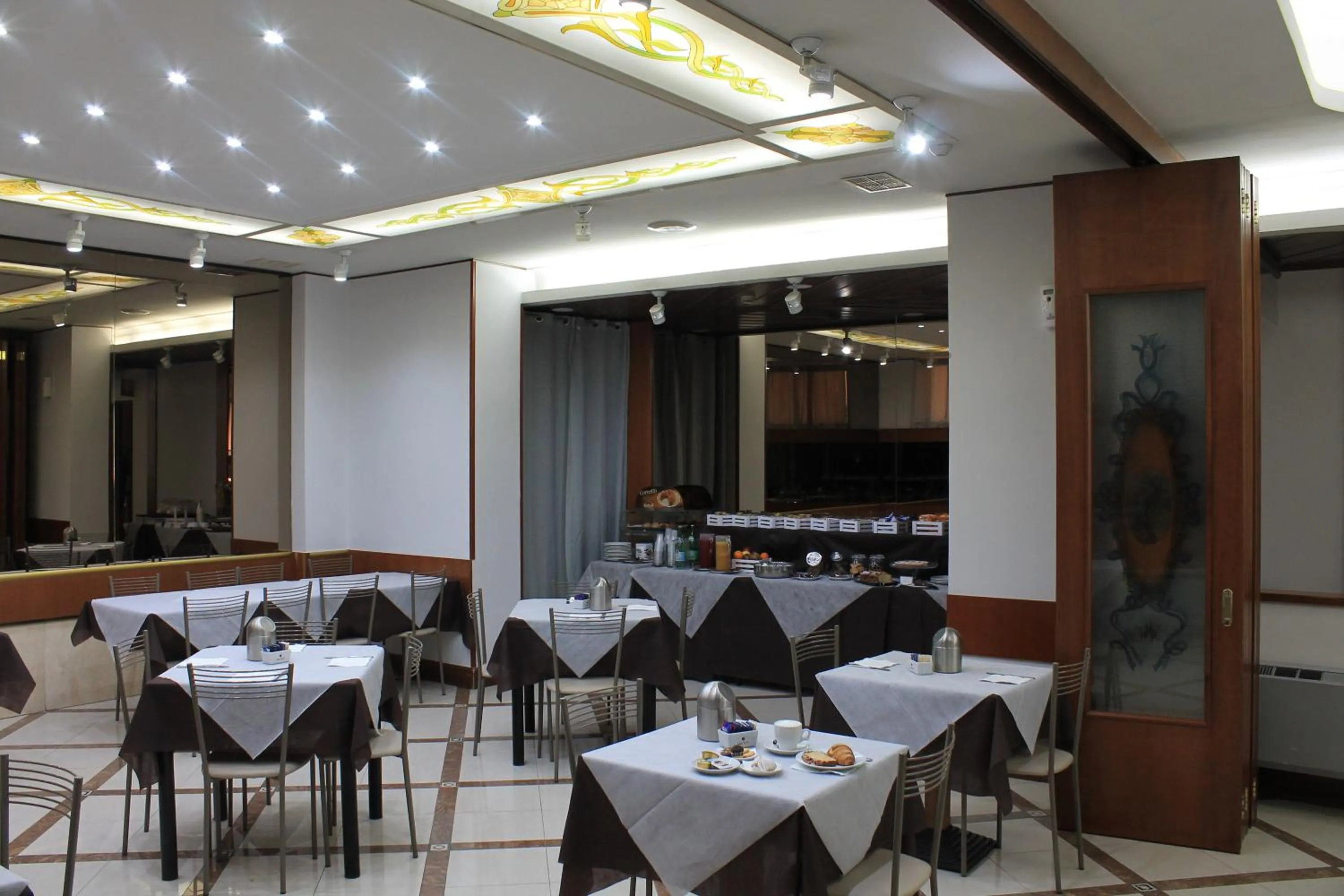 Breakfast in Augustus