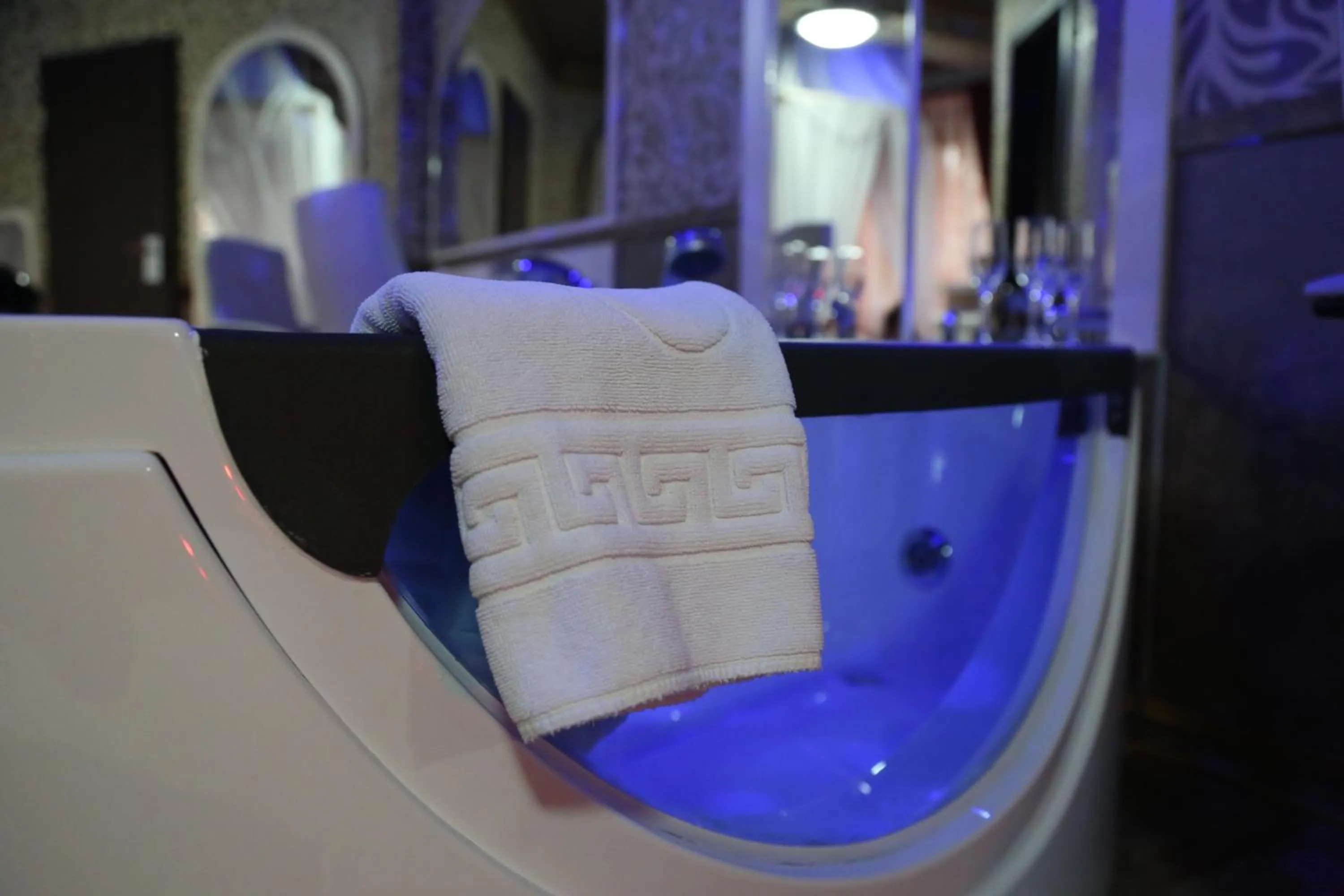 Hot Tub in Hotel Boutique Mikaela (Adult Only)