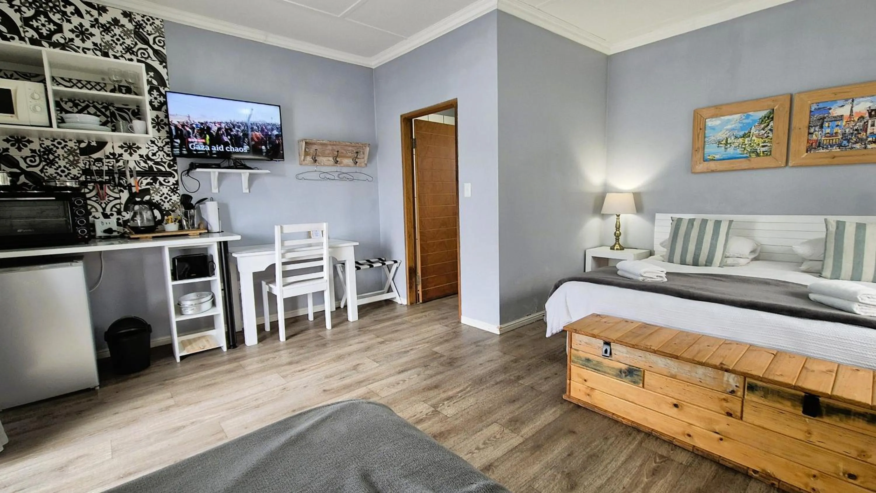 Bathroom, Bed in Tiende Laan Bed & Breakfast and Self-Catering