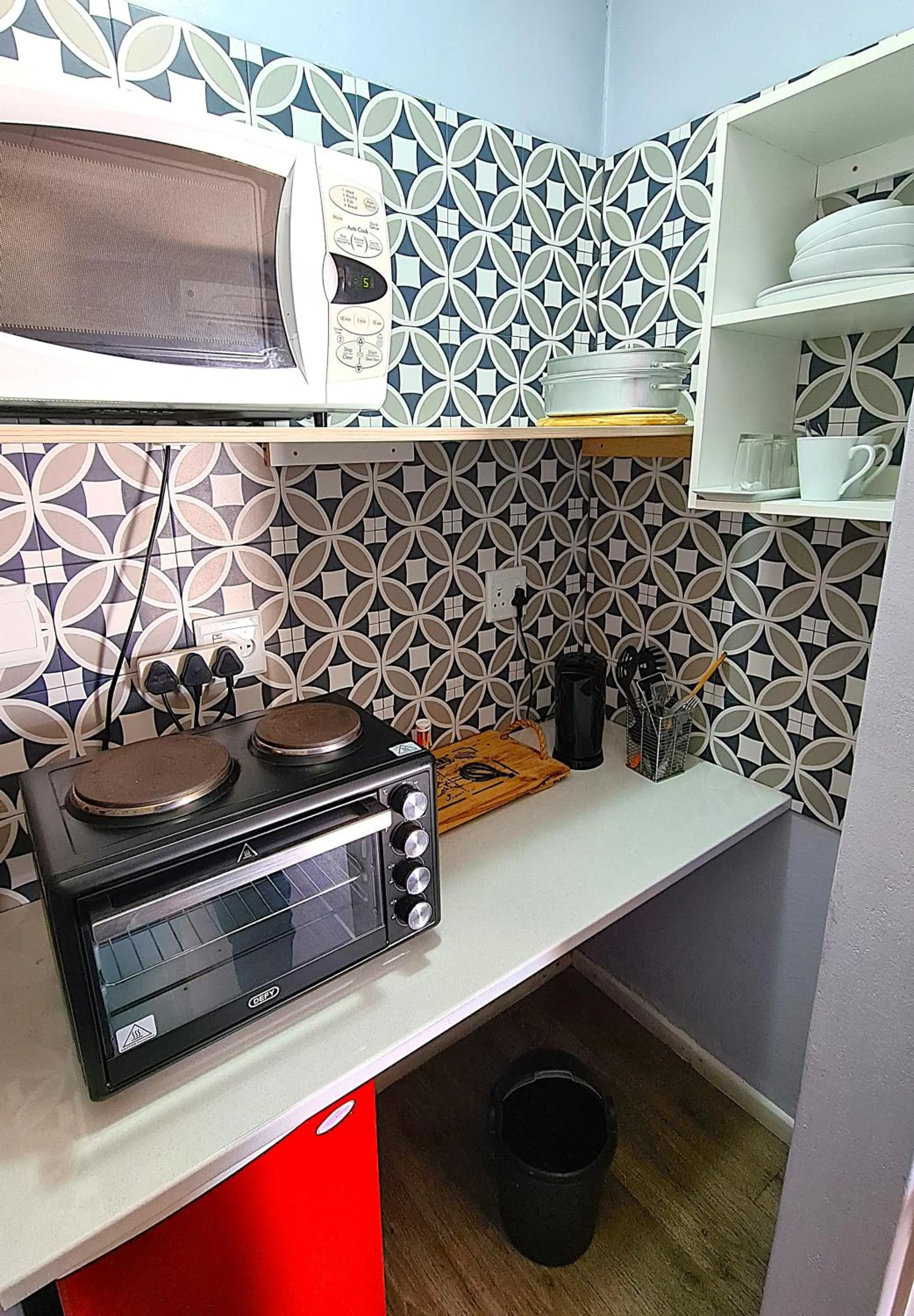 Coffee/tea facilities in Tiende Laan Bed & Breakfast and Self-Catering