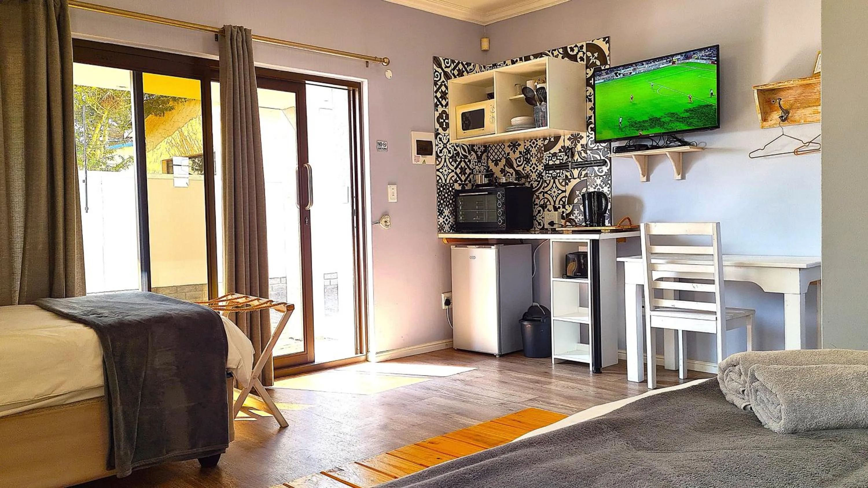 View (from property/room), Bed in Tiende Laan Bed & Breakfast and Self-Catering