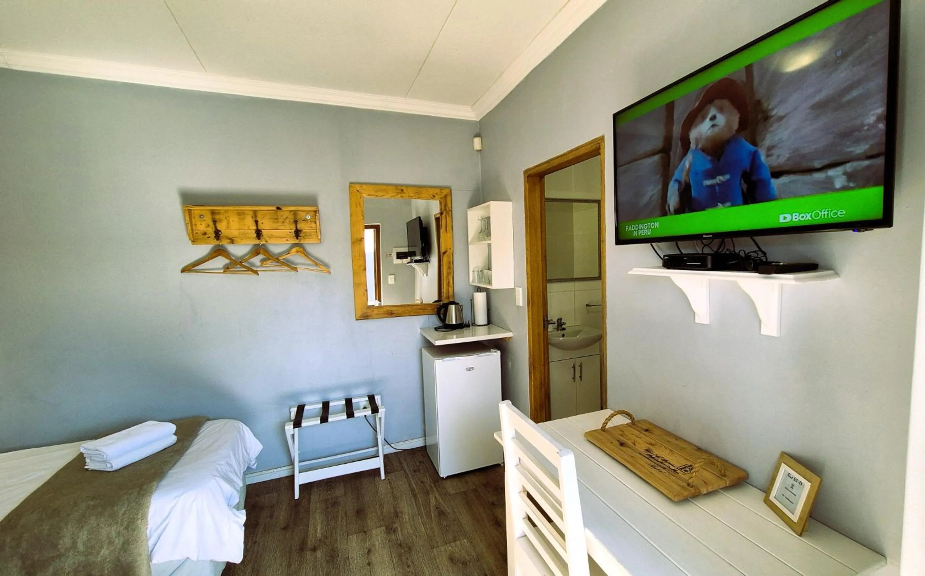 TV and multimedia, Bed in Tiende Laan Bed & Breakfast and Self-Catering