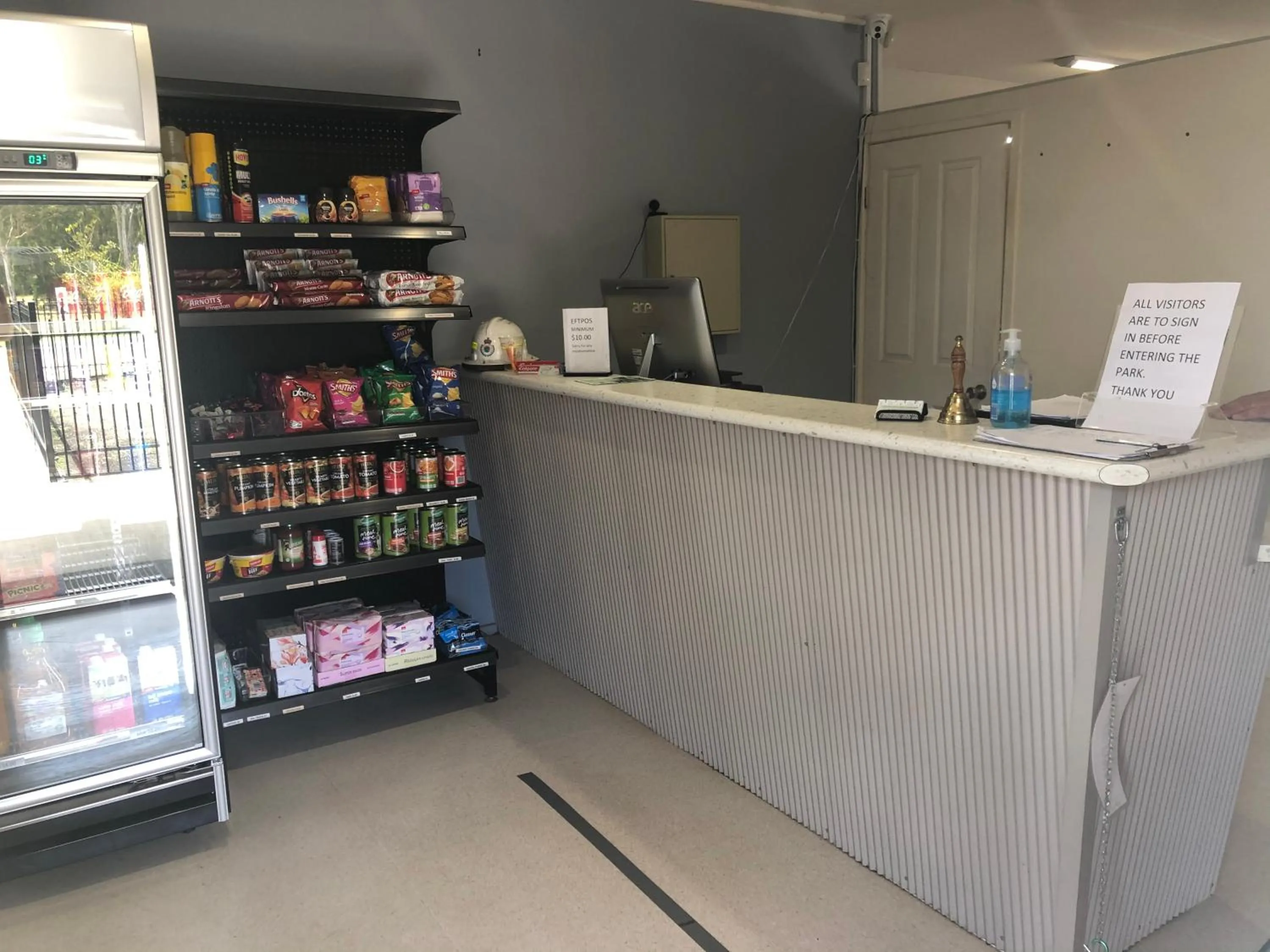 Lobby or reception in Australian Motor Home Tourist Park Twelve Mile Creek