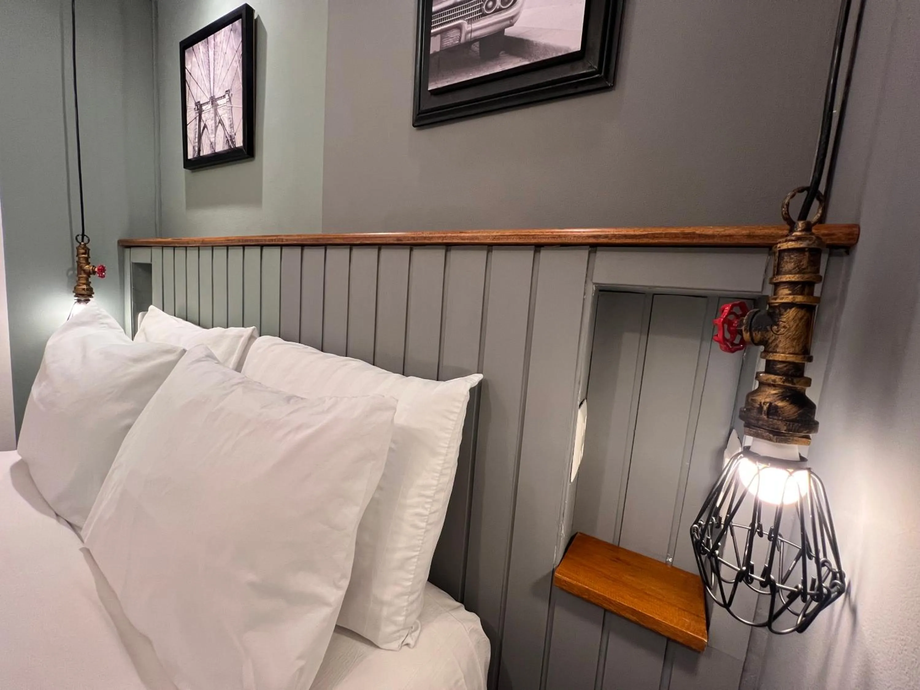 Decorative detail, Bed in La Casa del Viajero