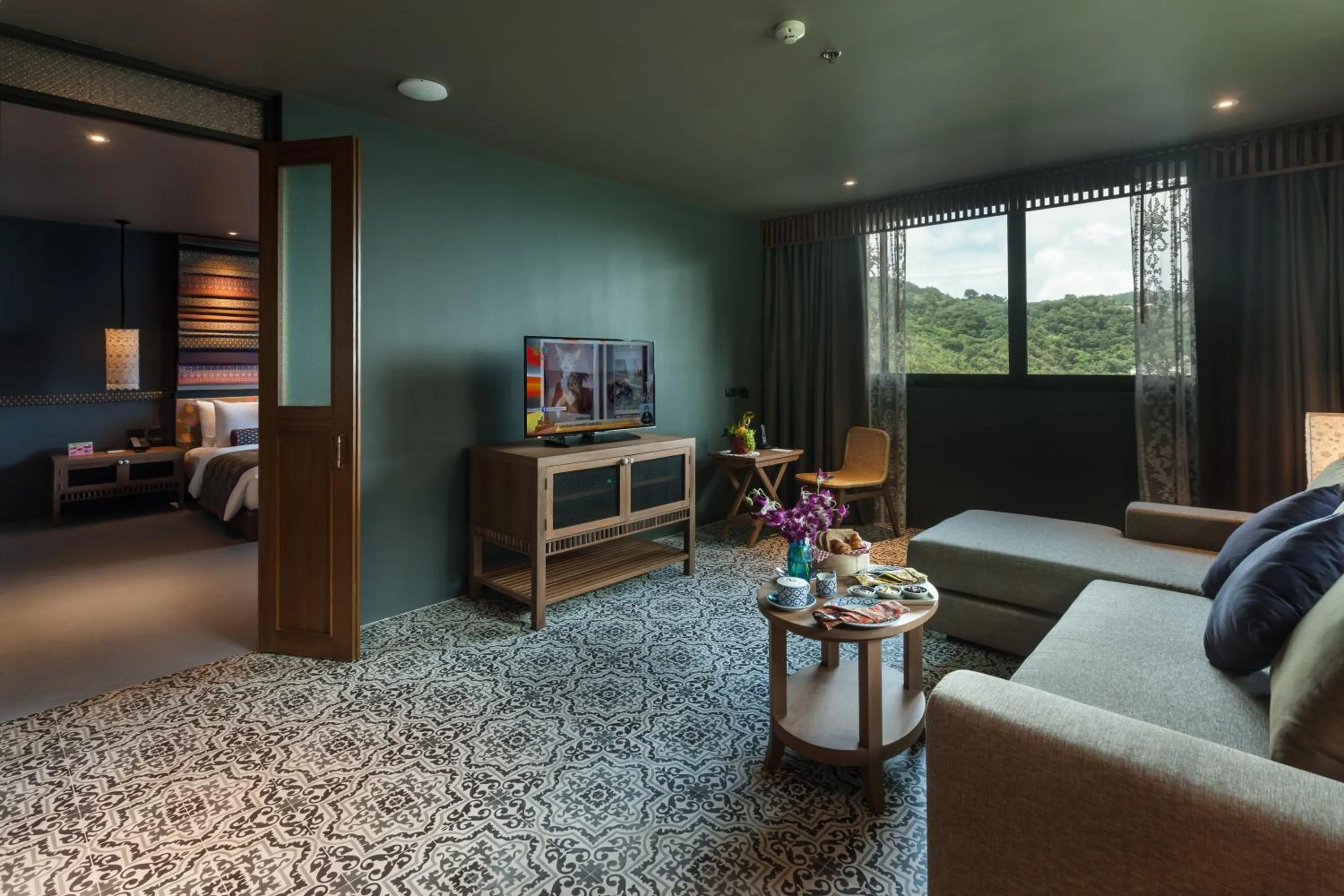 Living room, Seating Area in The Sea Galleri by Katathani