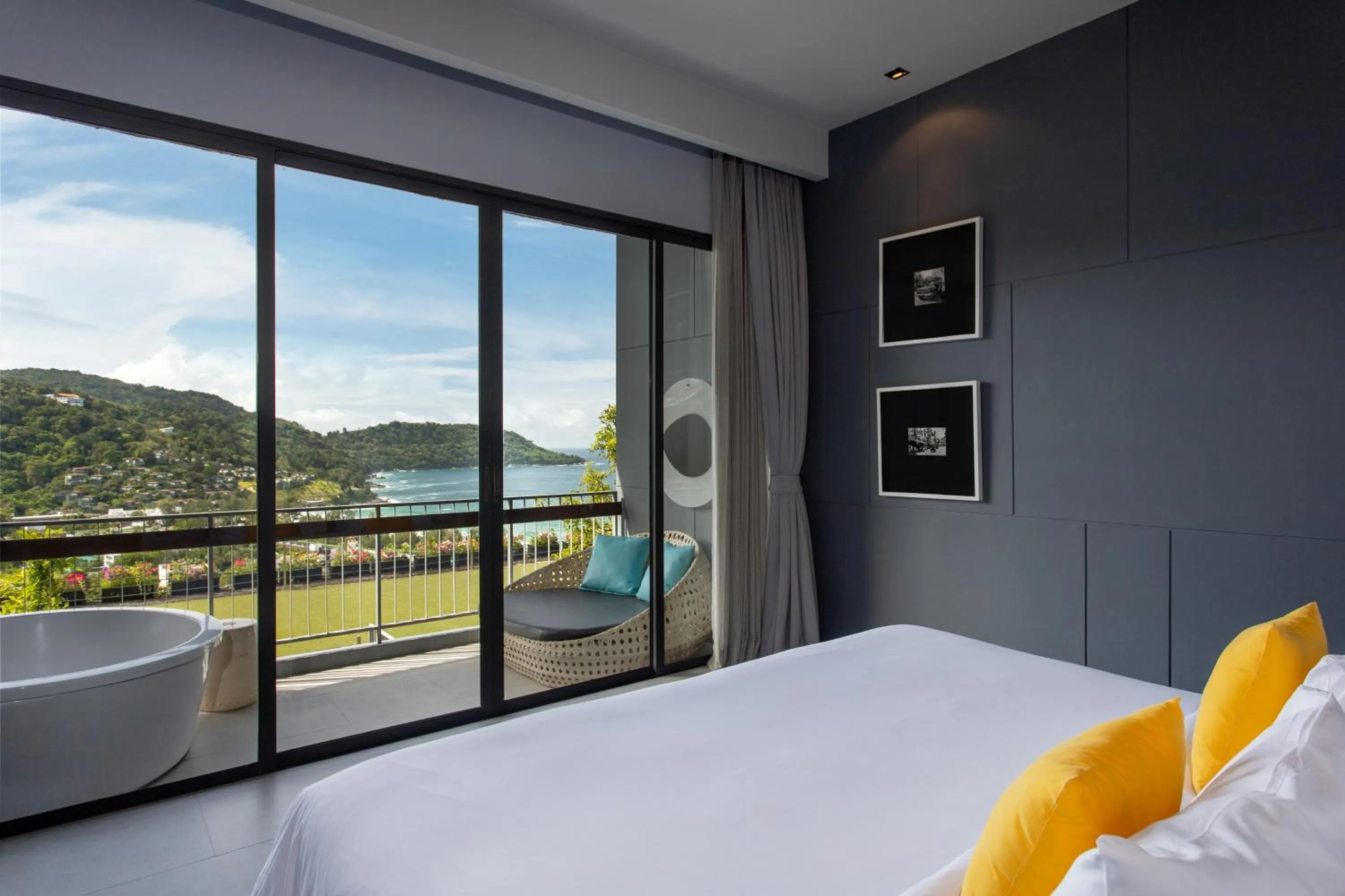 Balcony/Terrace in The Sea Galleri by Katathani