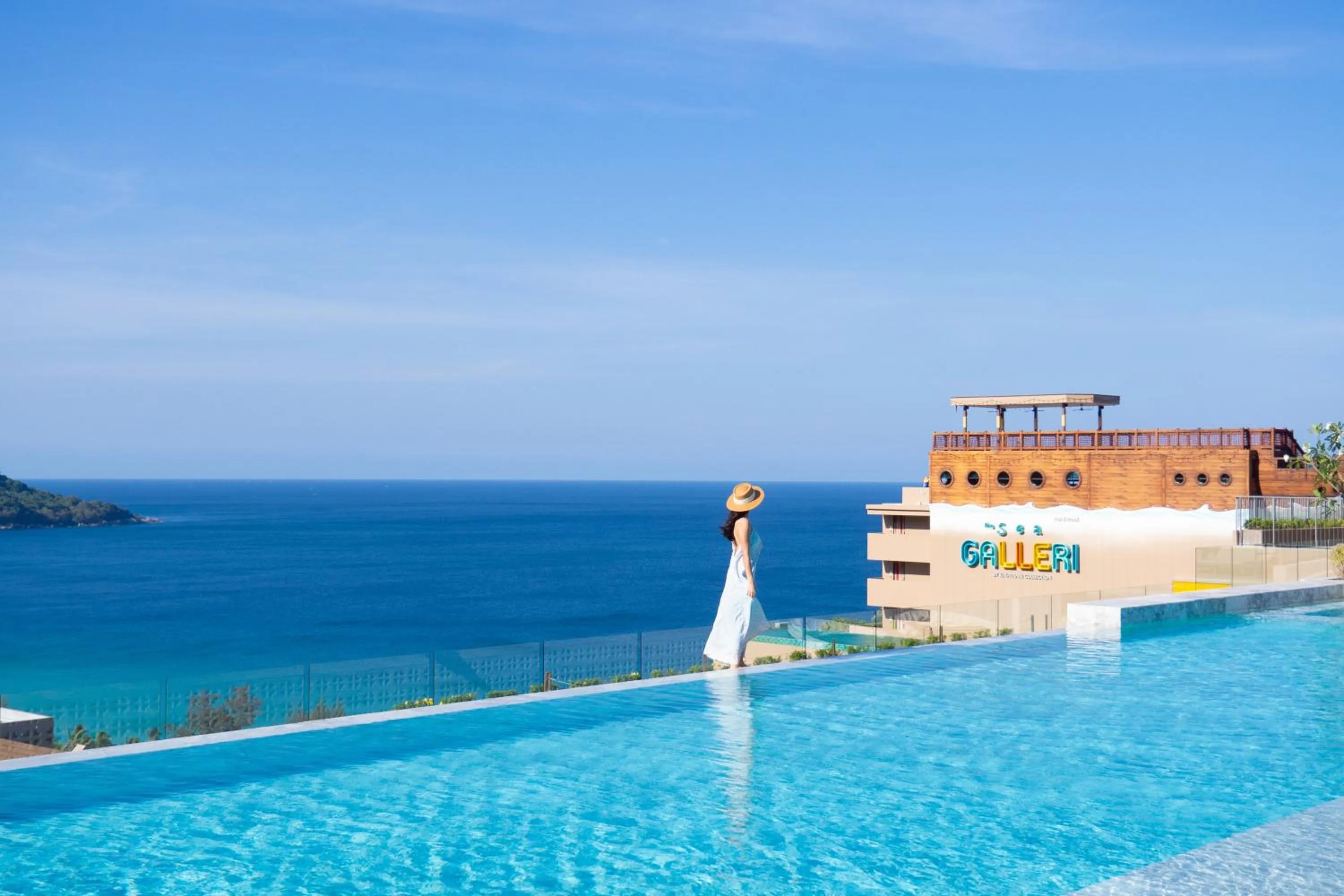 Swimming Pool in The Sea Galleri by Katathani