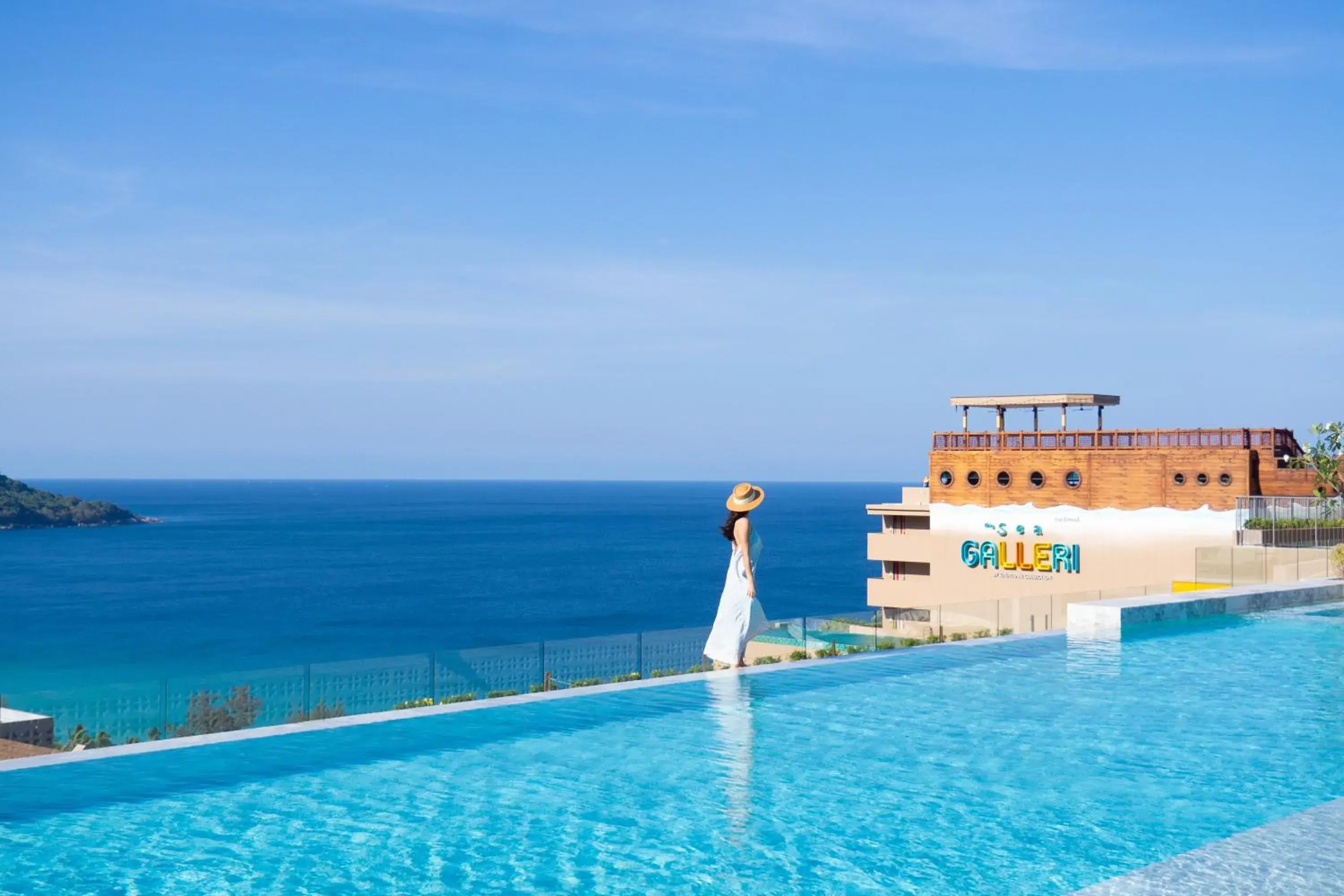 Swimming Pool in The Sea Galleri by Katathani Swimming Pool in The Sea Galleri by Katathani