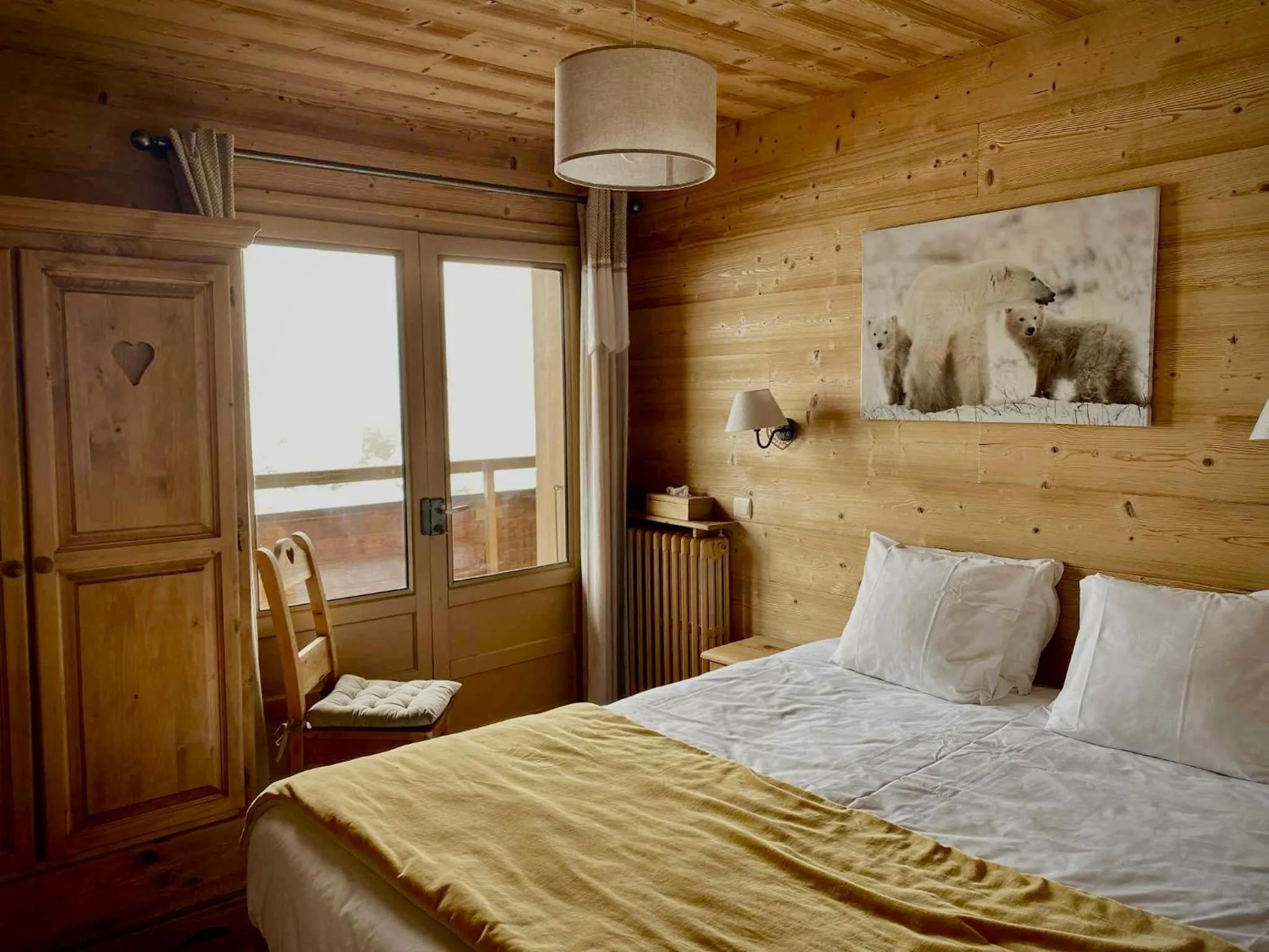 Bed in Hotel La Crémaillère