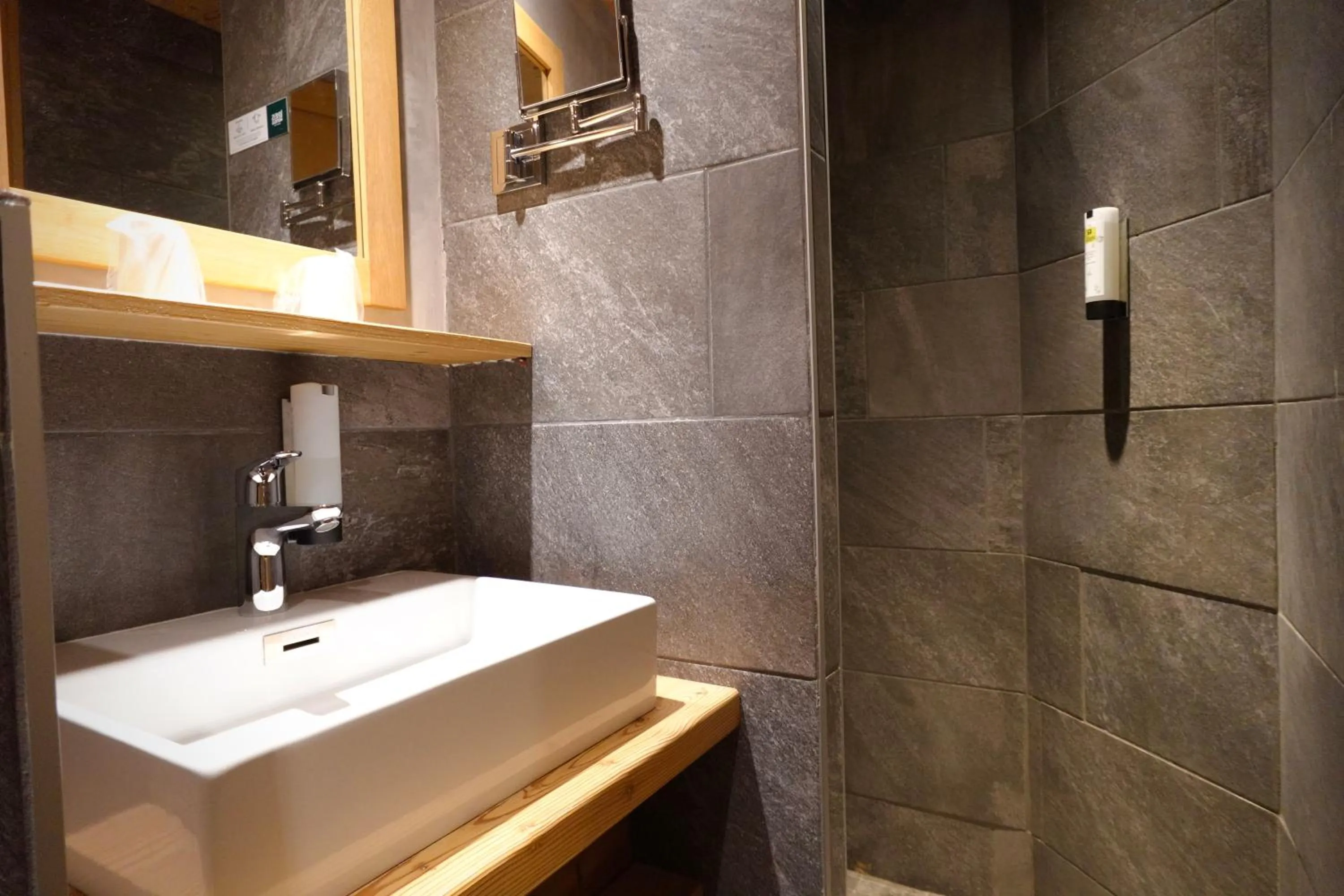 Bathroom in Hotel La Crémaillère