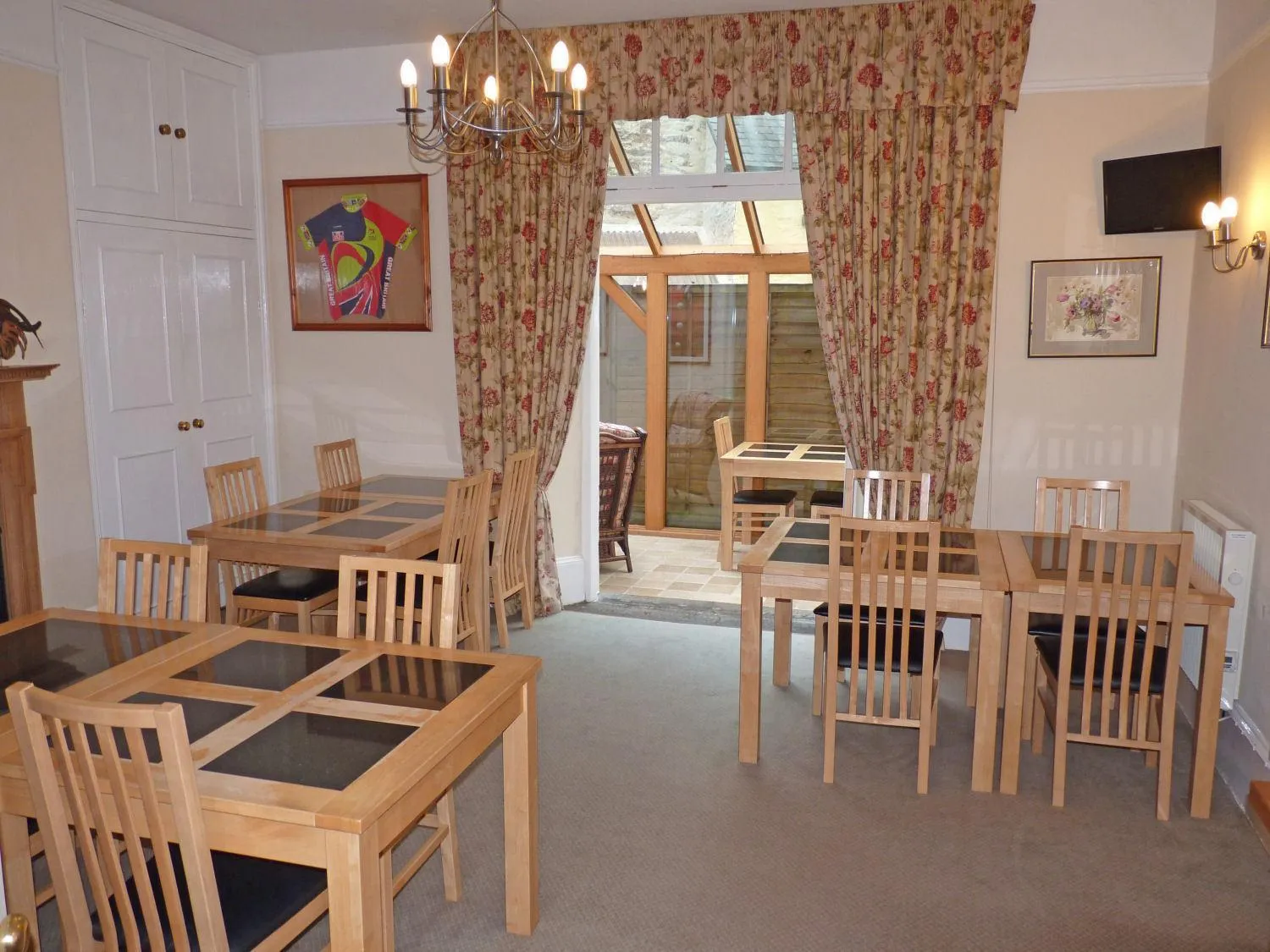 Restaurant/places to eat in Town Mills