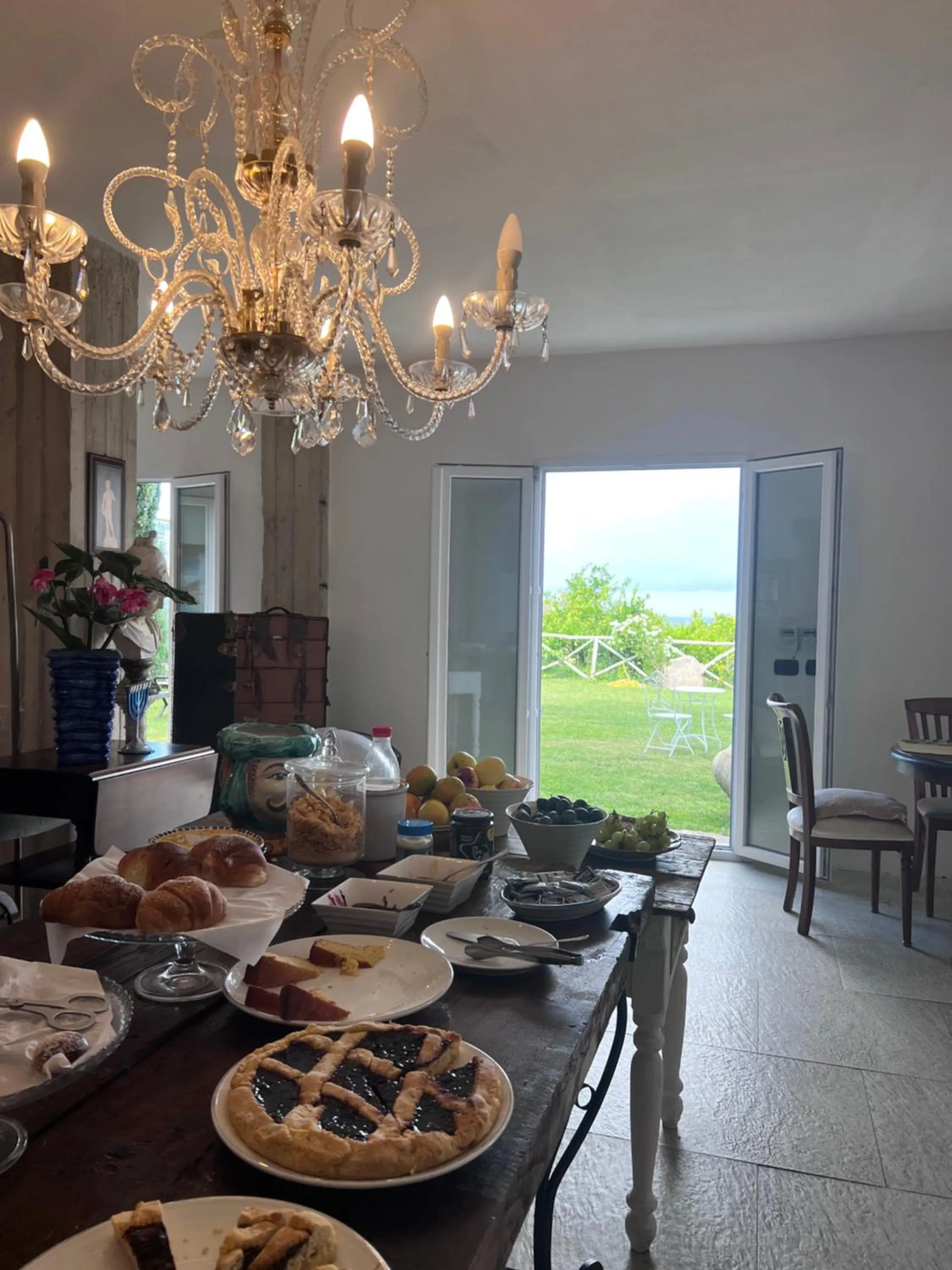 Breakfast in Villa Giovanna