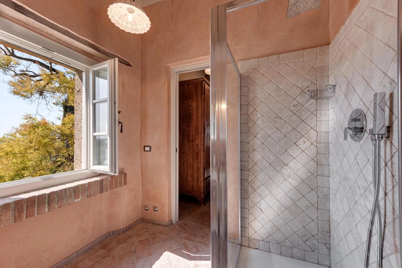 Shower in Locanda dell'Aioncino