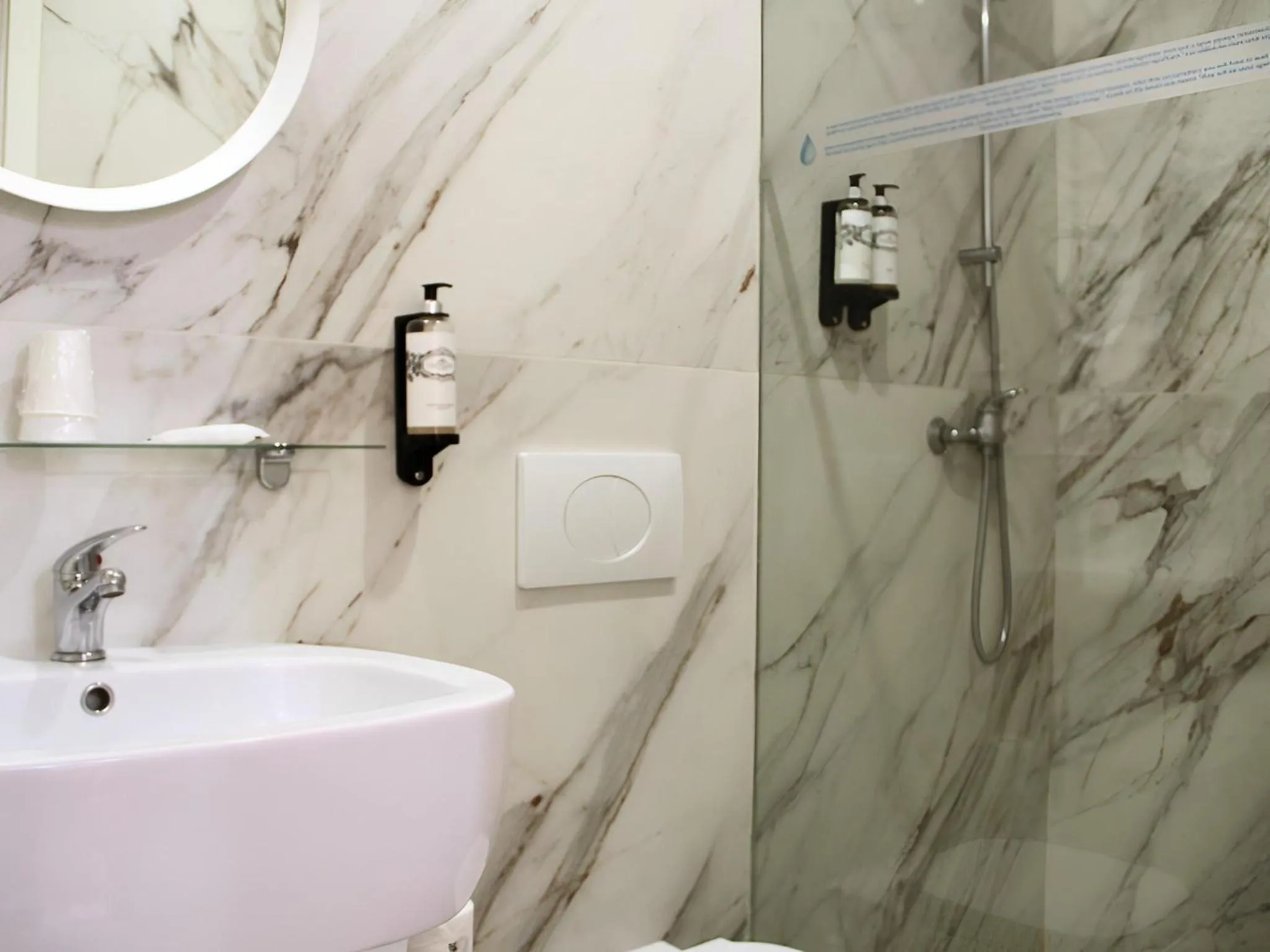 Bathroom in Bemyguest - Loft Guest House Jardim das Mães Charming