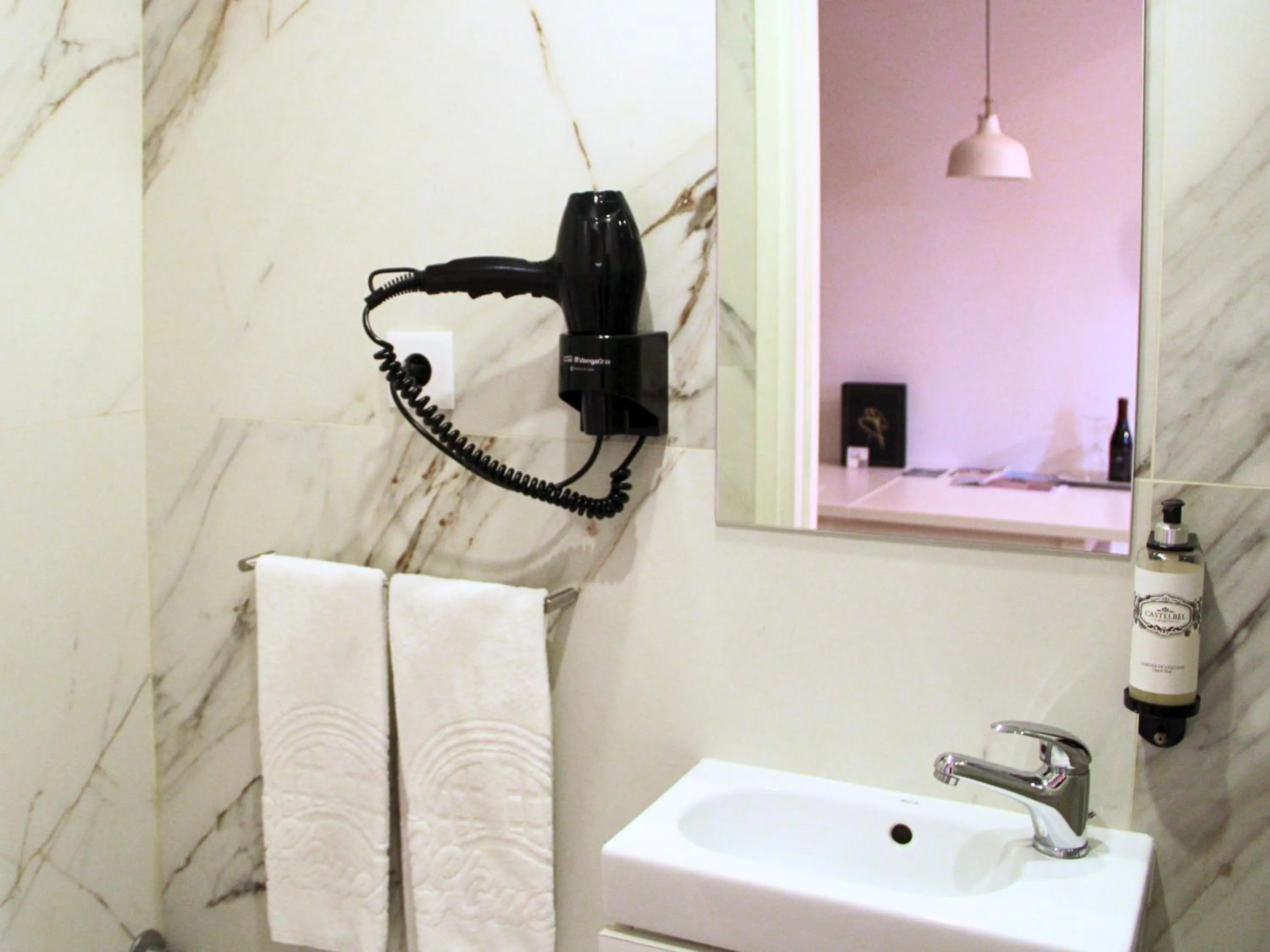 Bathroom in Bemyguest - Loft Guest House Jardim das Mães Charming