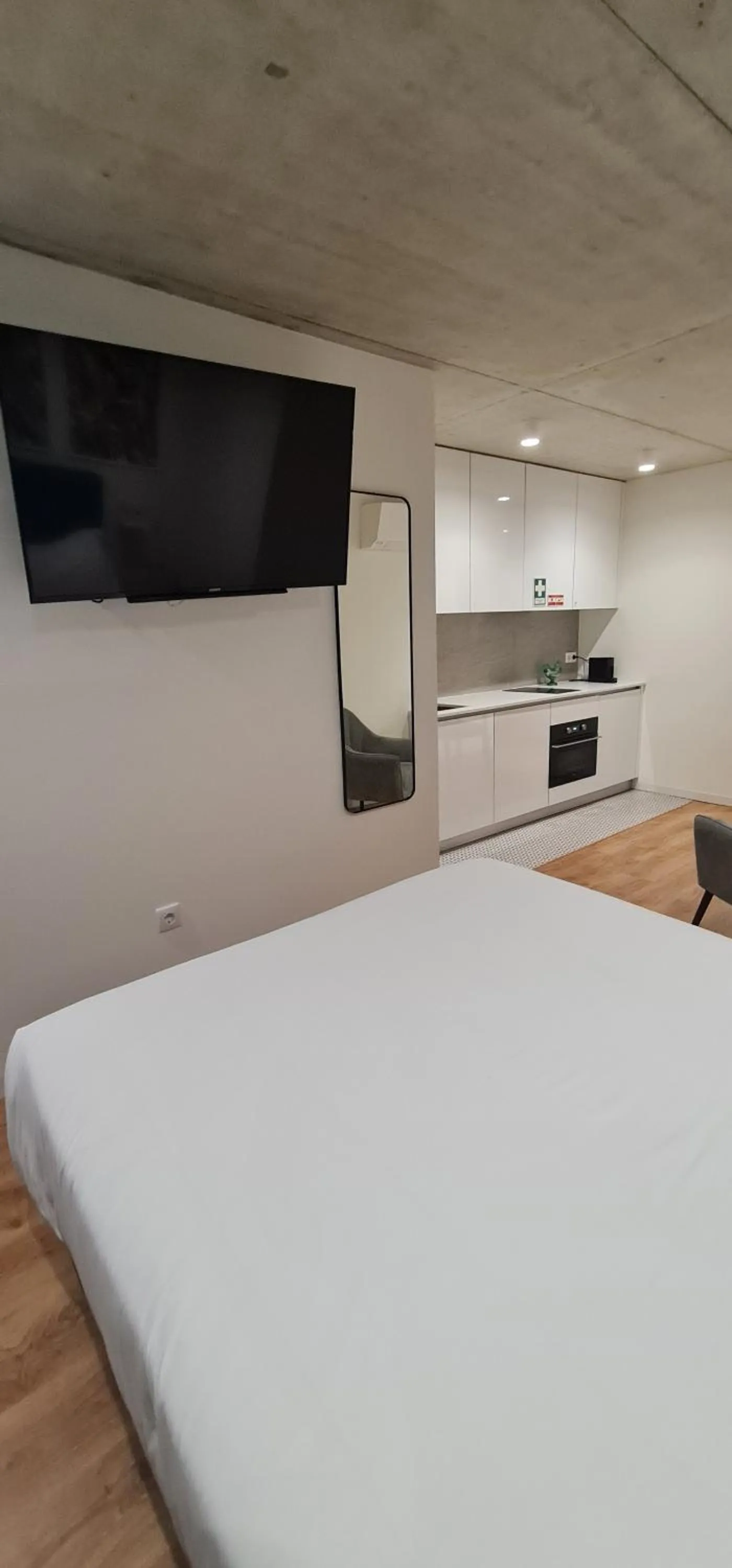 TV and multimedia, Bed in Bemyguest - Loft Guest House Jardim das Mães Charming