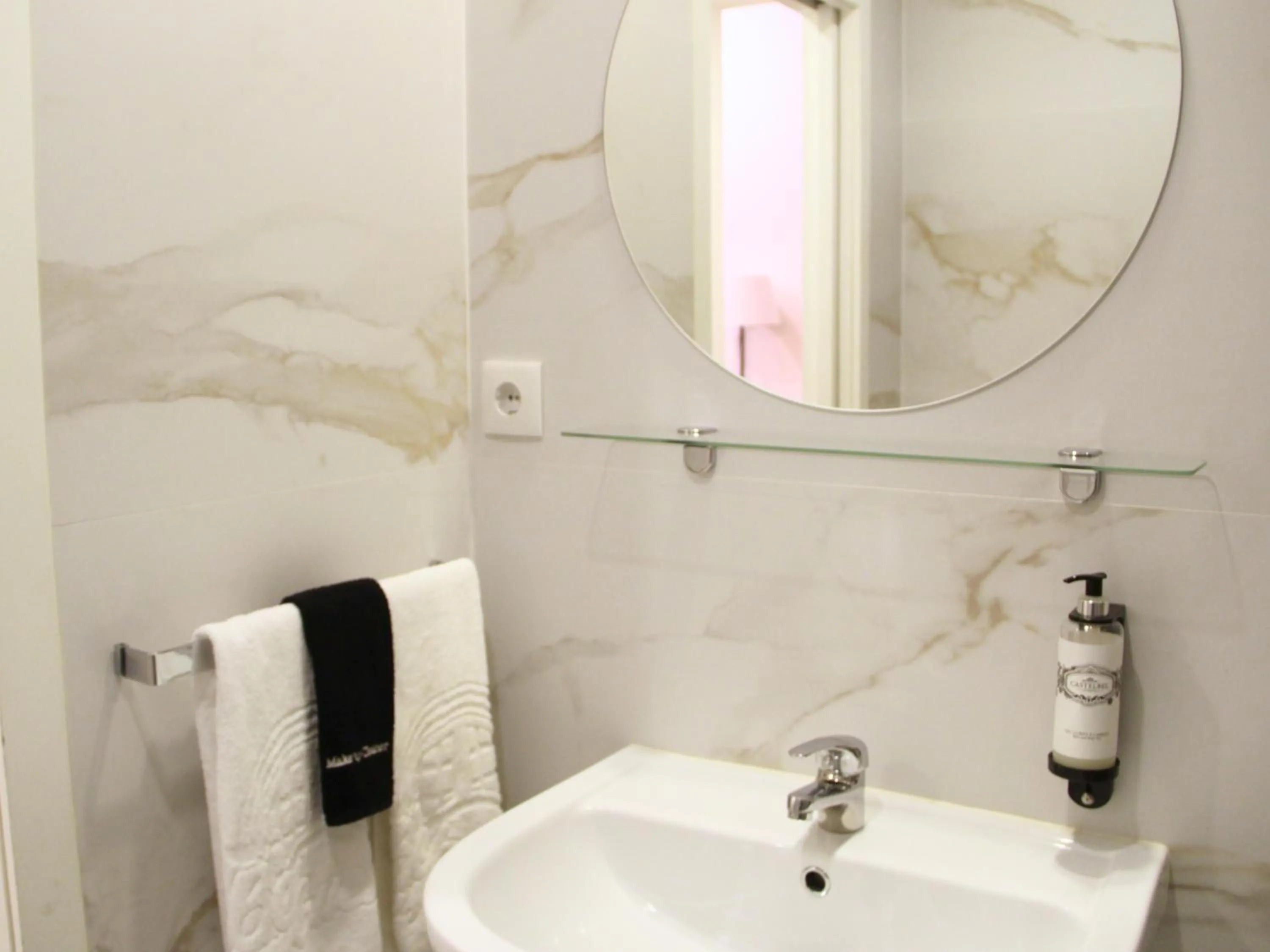 Bathroom in Bemyguest - Loft Guest House Jardim das Mães Charming