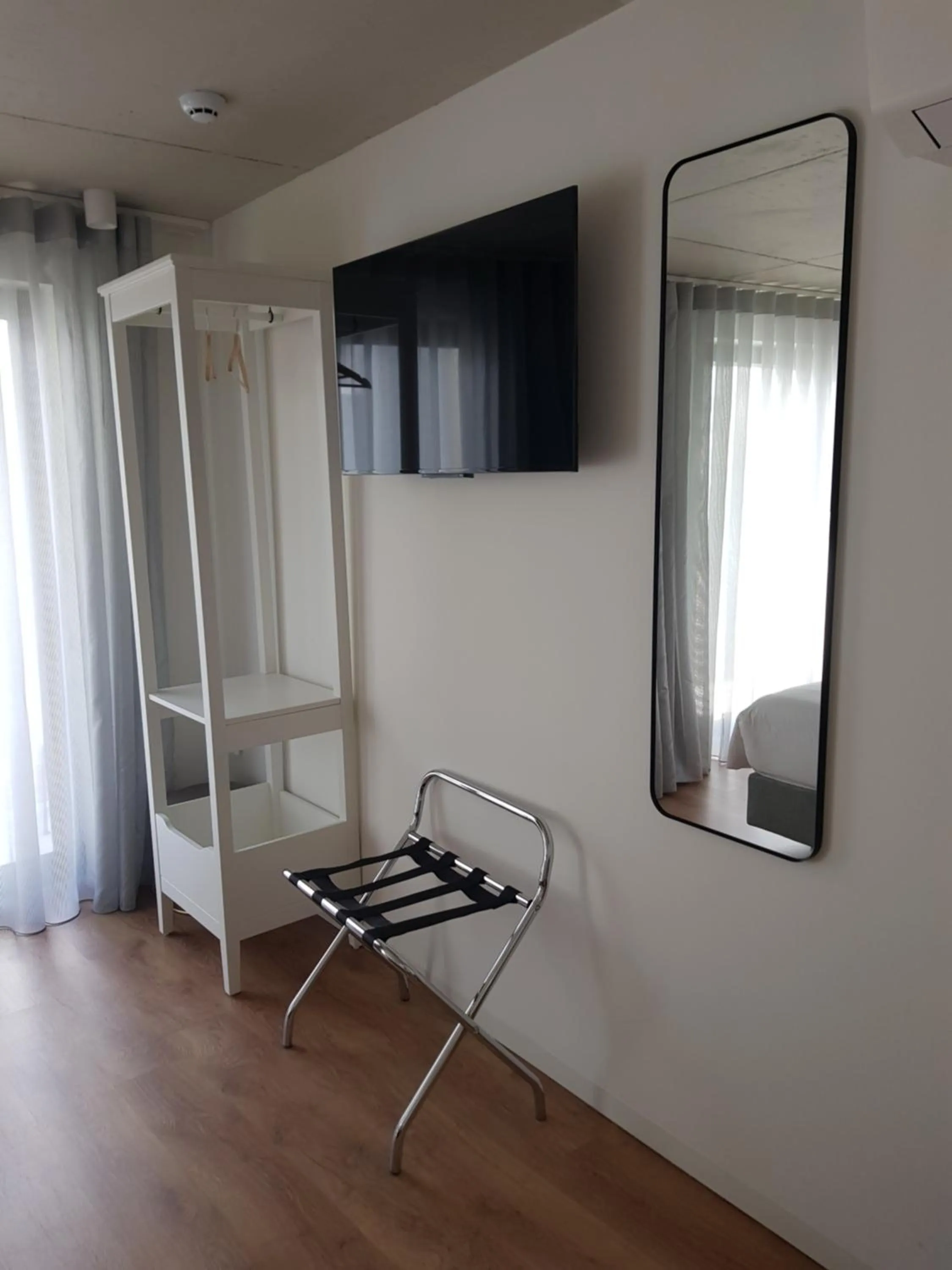 Communal lounge/ TV room in Bemyguest - Loft Guest House Jardim das Mães Charming