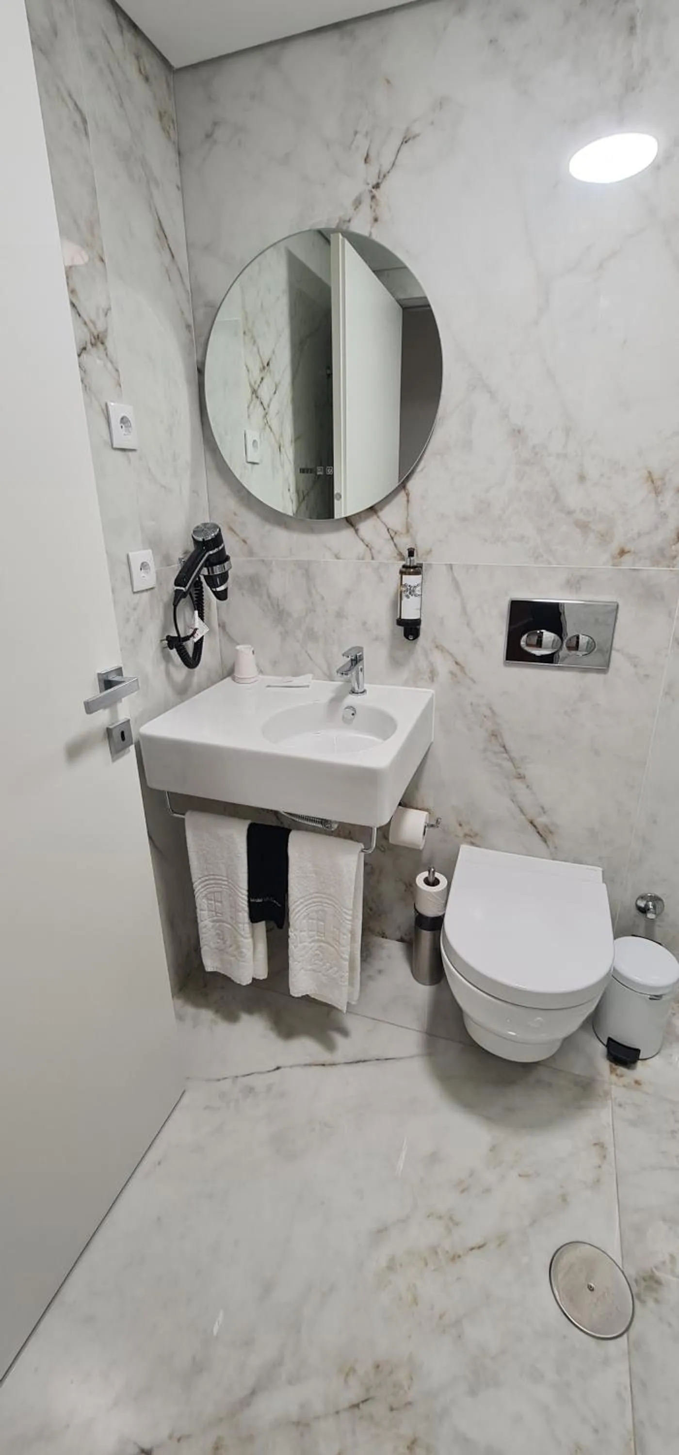 Shower in Bemyguest - Loft Guest House Jardim das Mães Charming