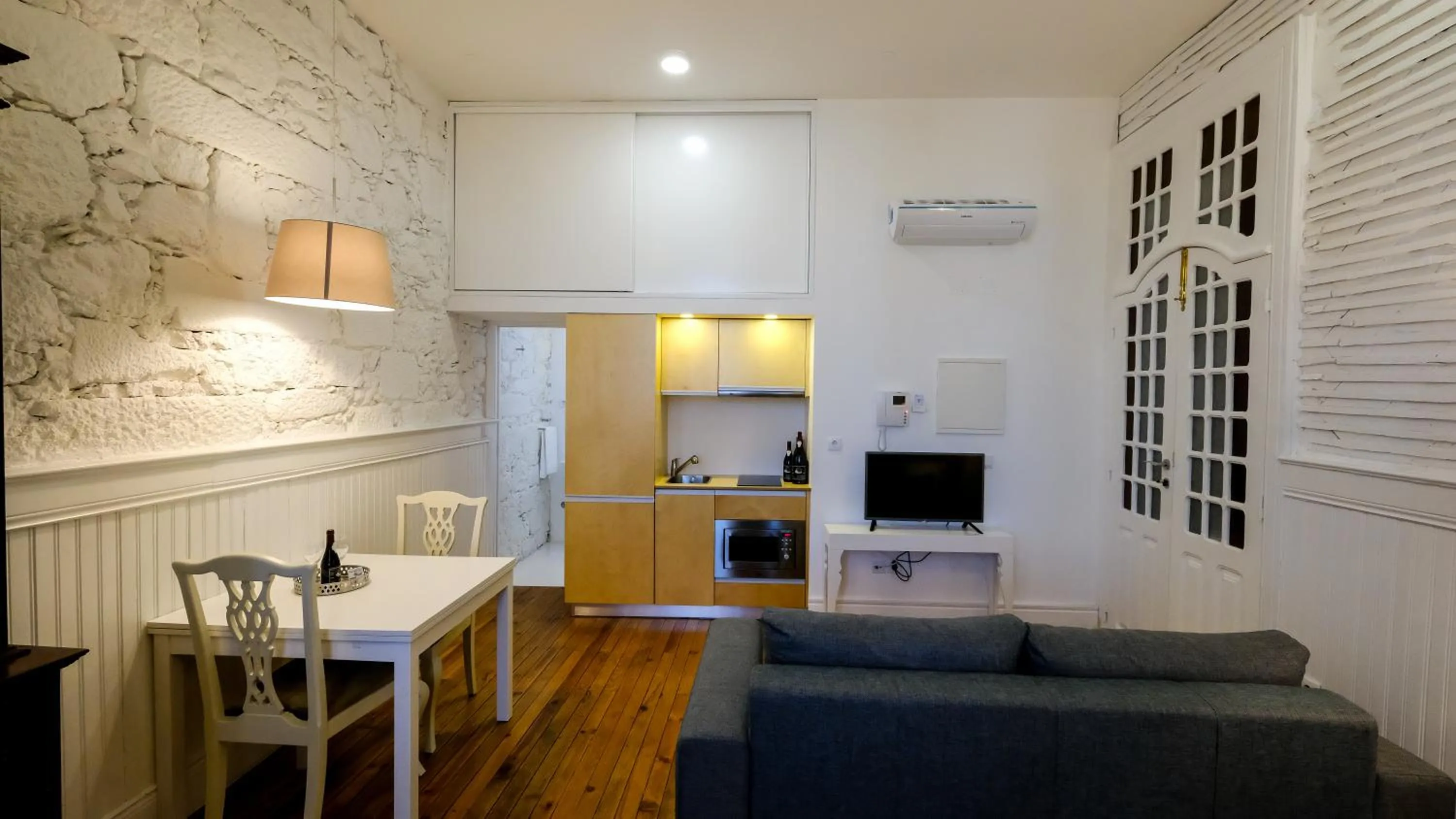 Kitchen or kitchenette in Bemyguest - Loft Guest House Jardim das Mães Charming