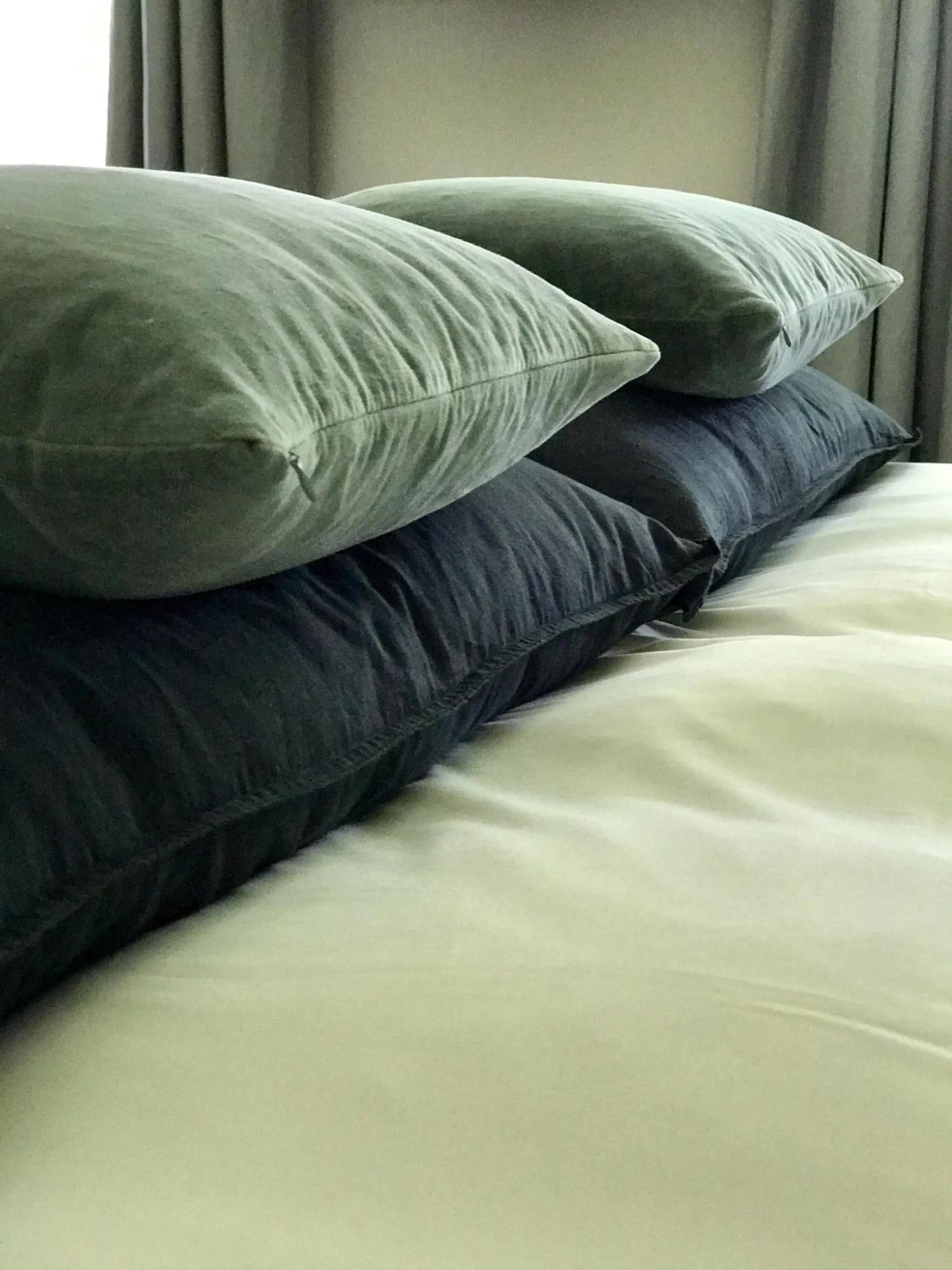 Decorative detail, Bed in Bed & Breakfast Karakter