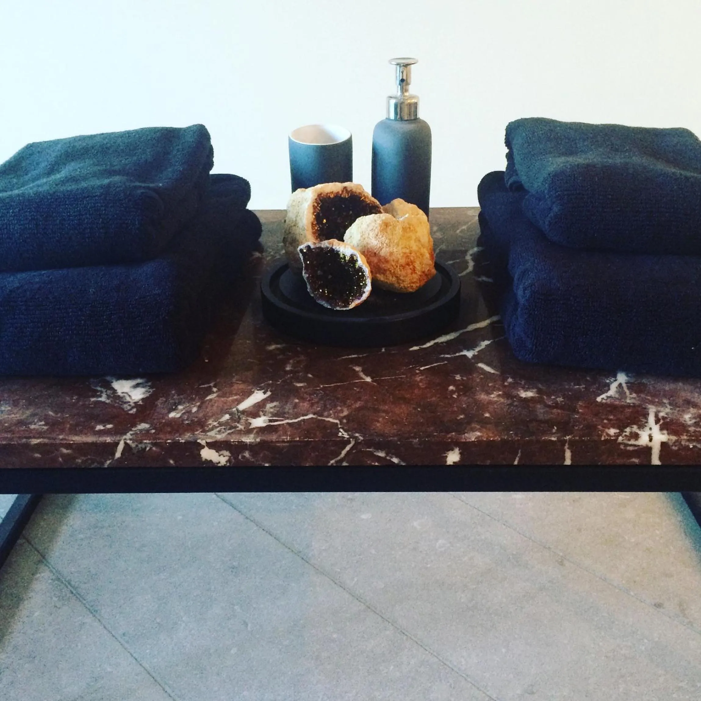 Text overlay in Bed & Breakfast Karakter