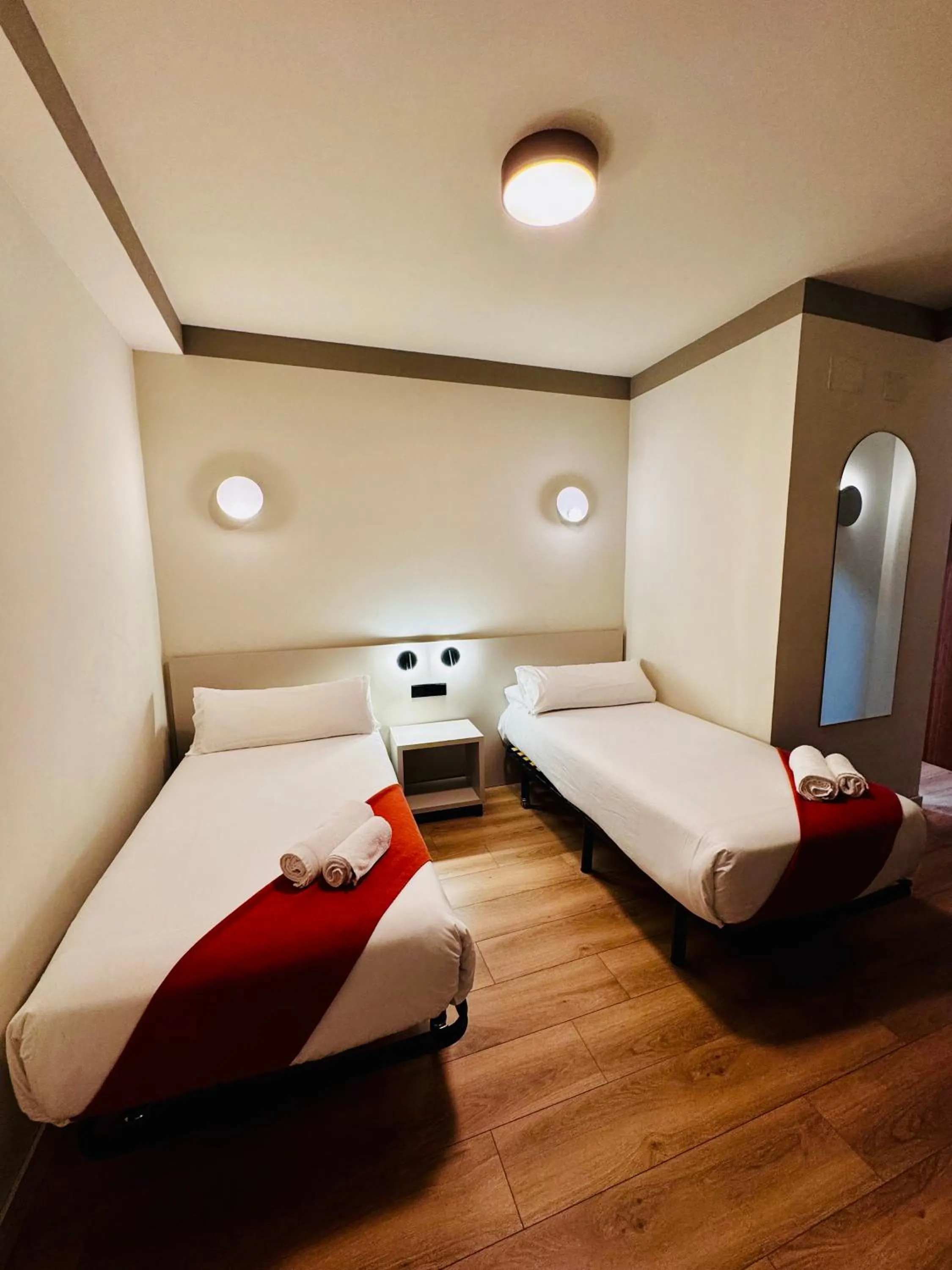 Bed in Hostal Sol Square Madrid