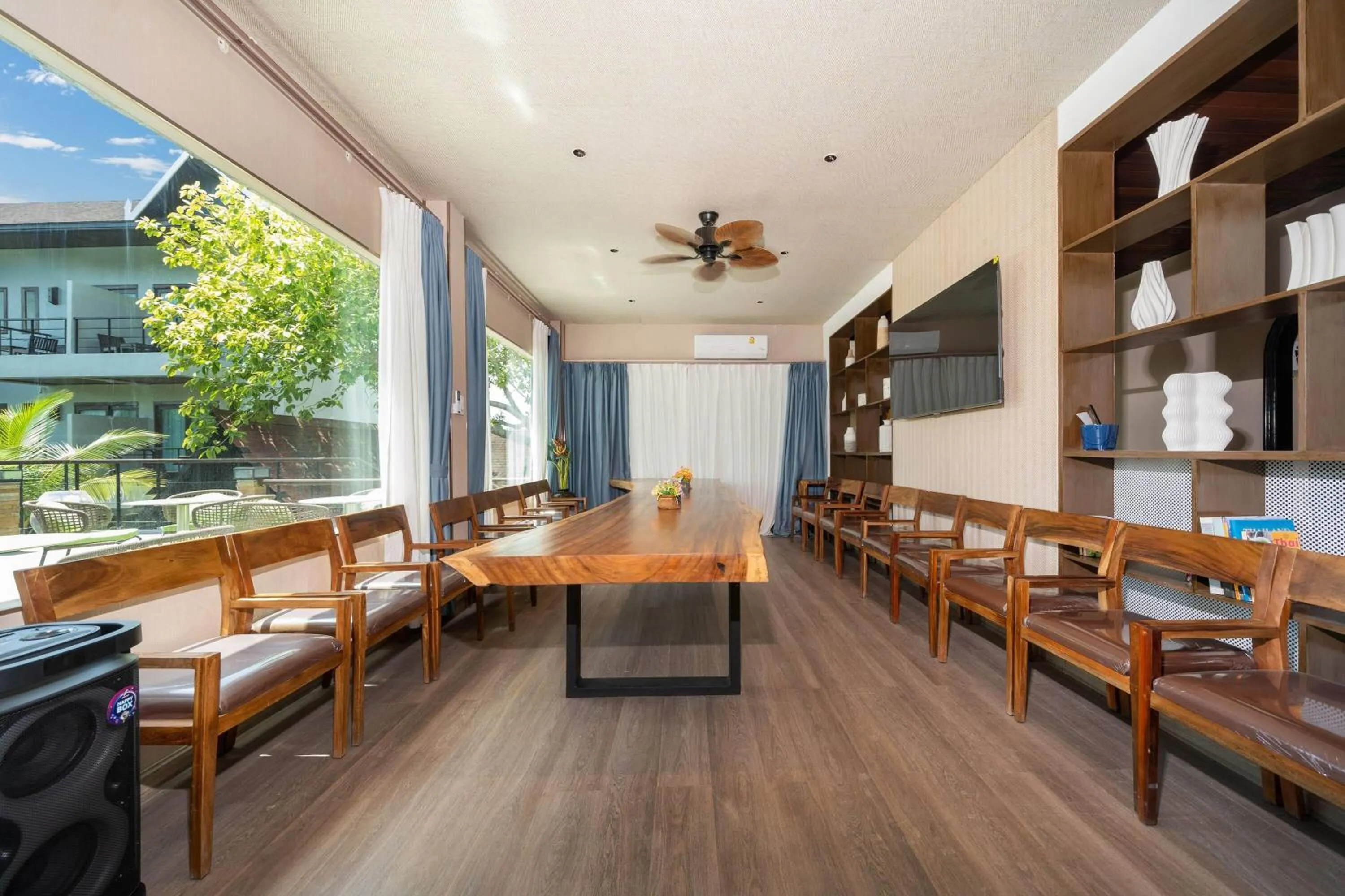 Meeting/conference room in Howard Johnson by Wyndham Phuket Naiyang