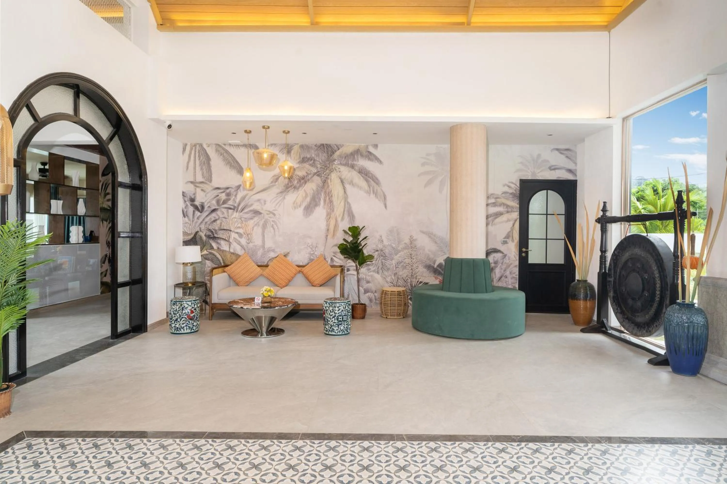 Living room in Howard Johnson by Wyndham Phuket Naiyang