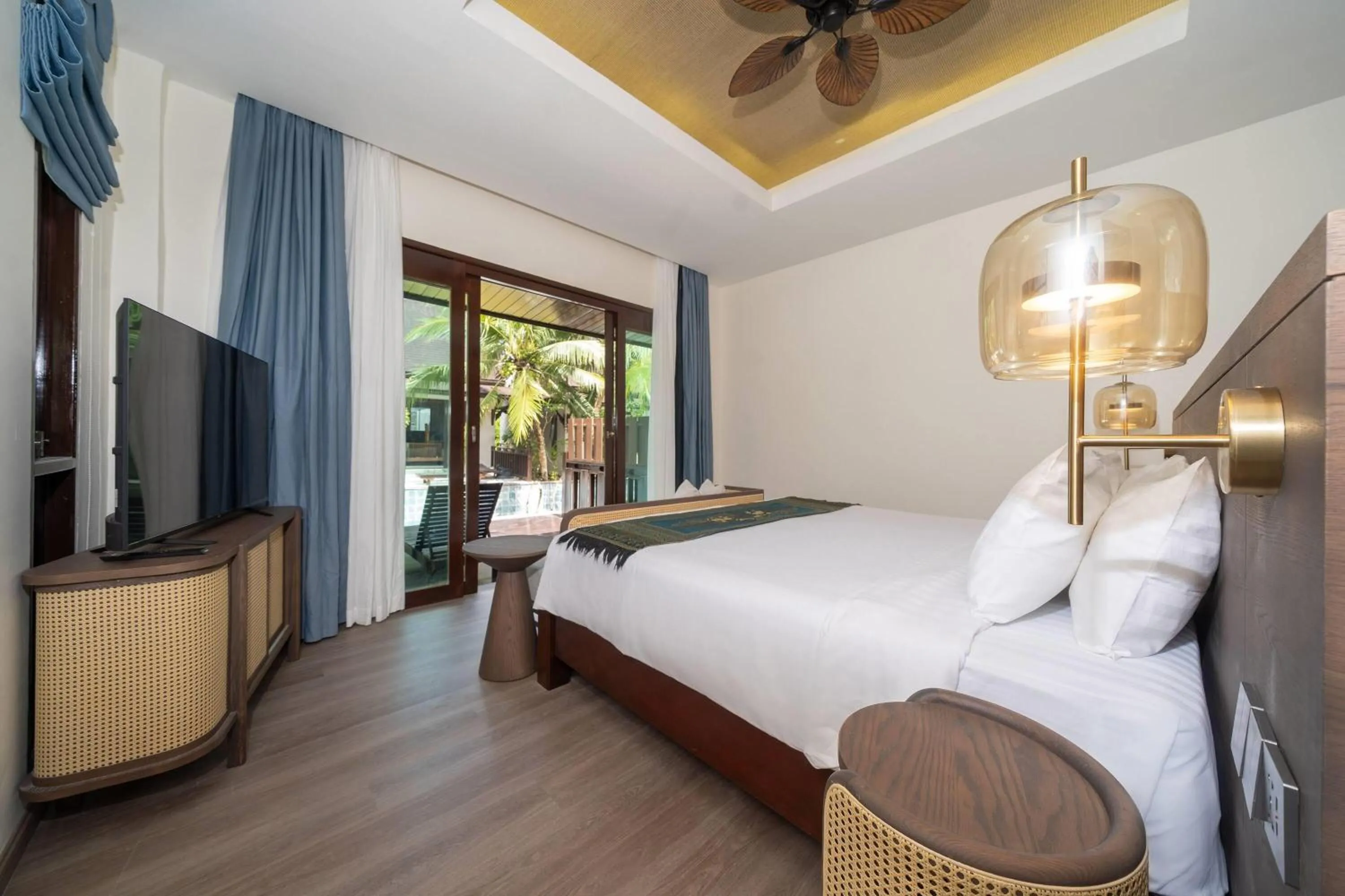 Photo of the whole room, Bed in Howard Johnson by Wyndham Phuket Naiyang
