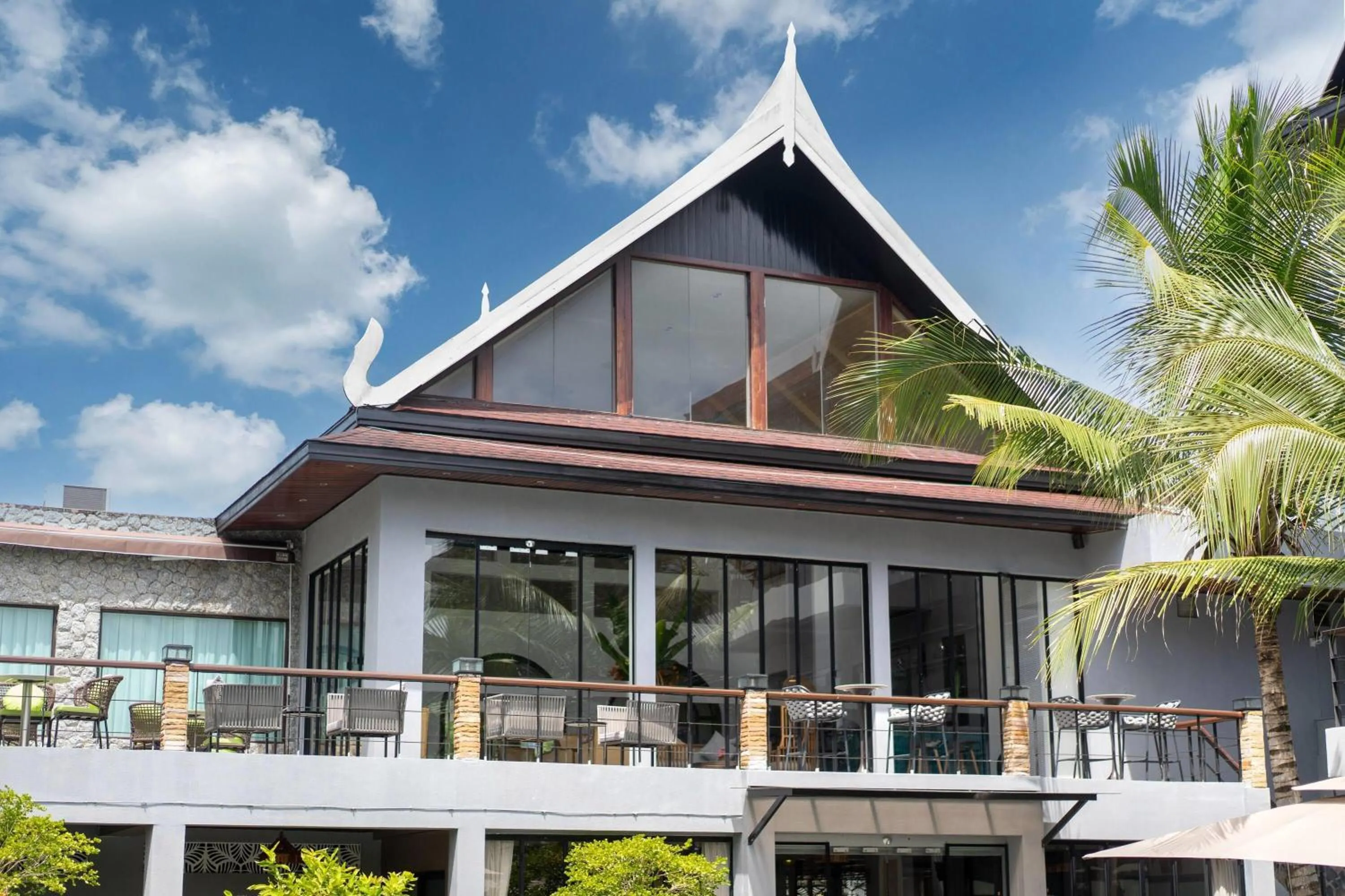 Property building in Howard Johnson by Wyndham Phuket Naiyang