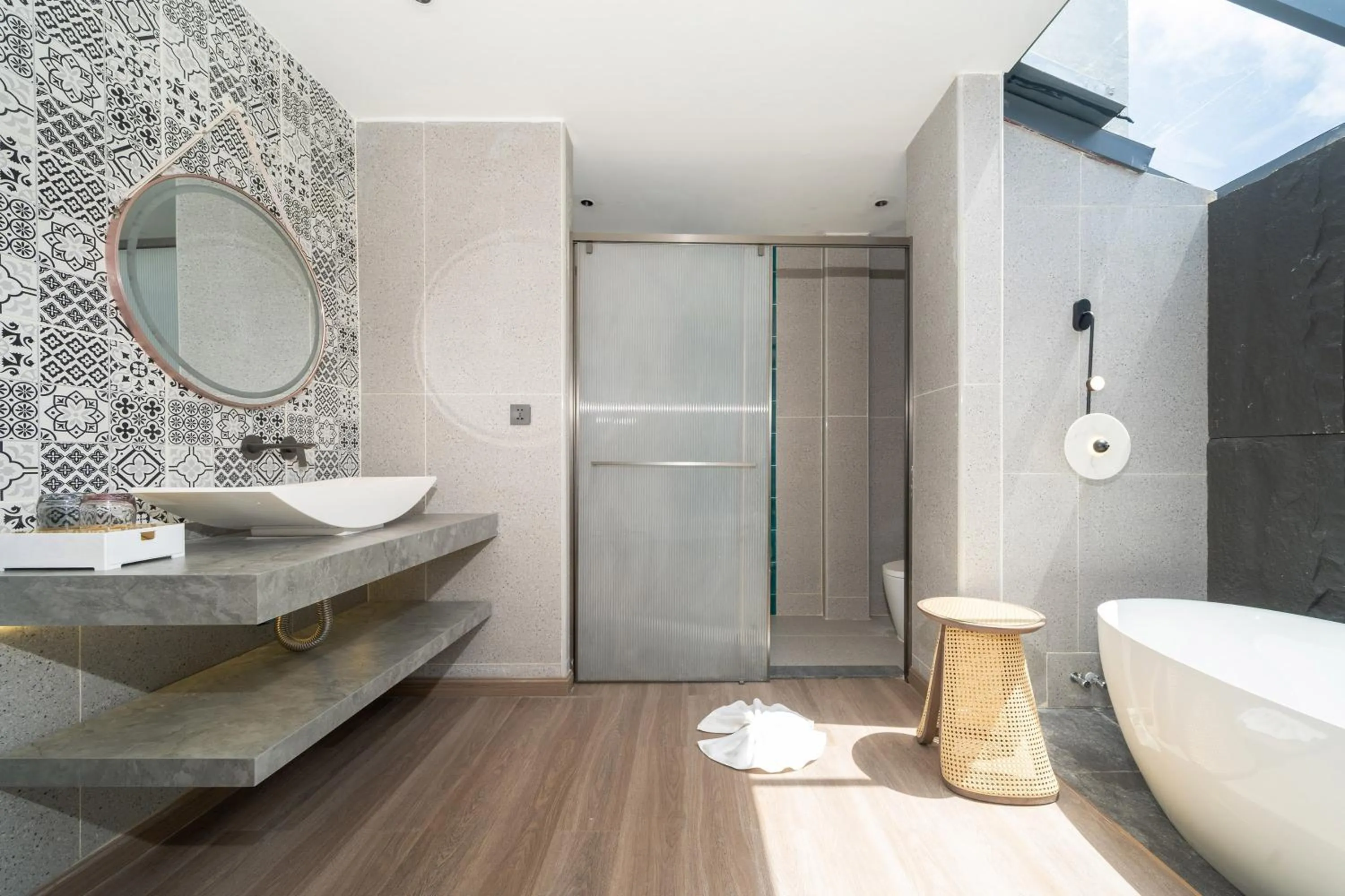 Bathroom in Howard Johnson by Wyndham Phuket Naiyang