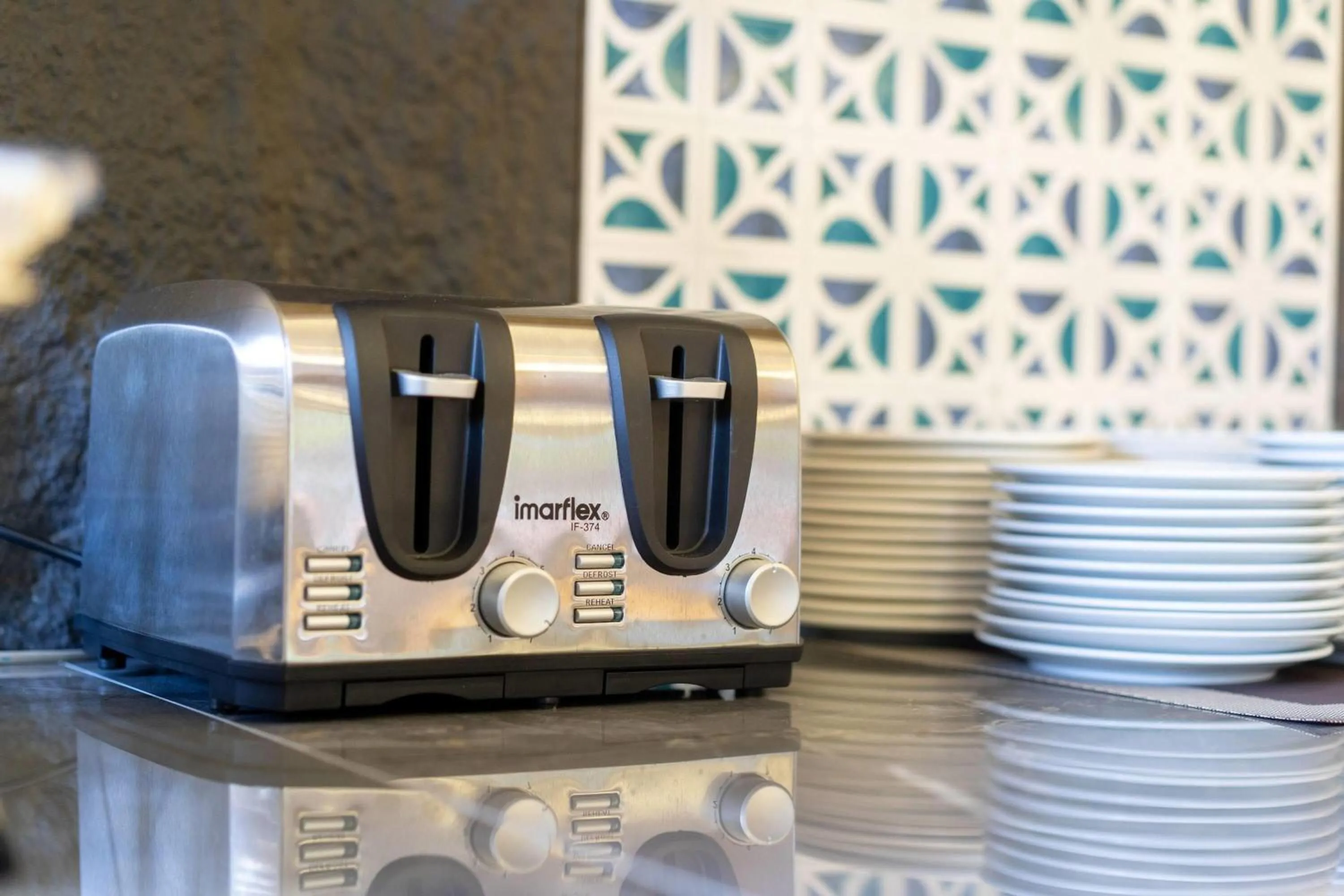 Restaurant/places to eat in Howard Johnson by Wyndham Phuket Naiyang