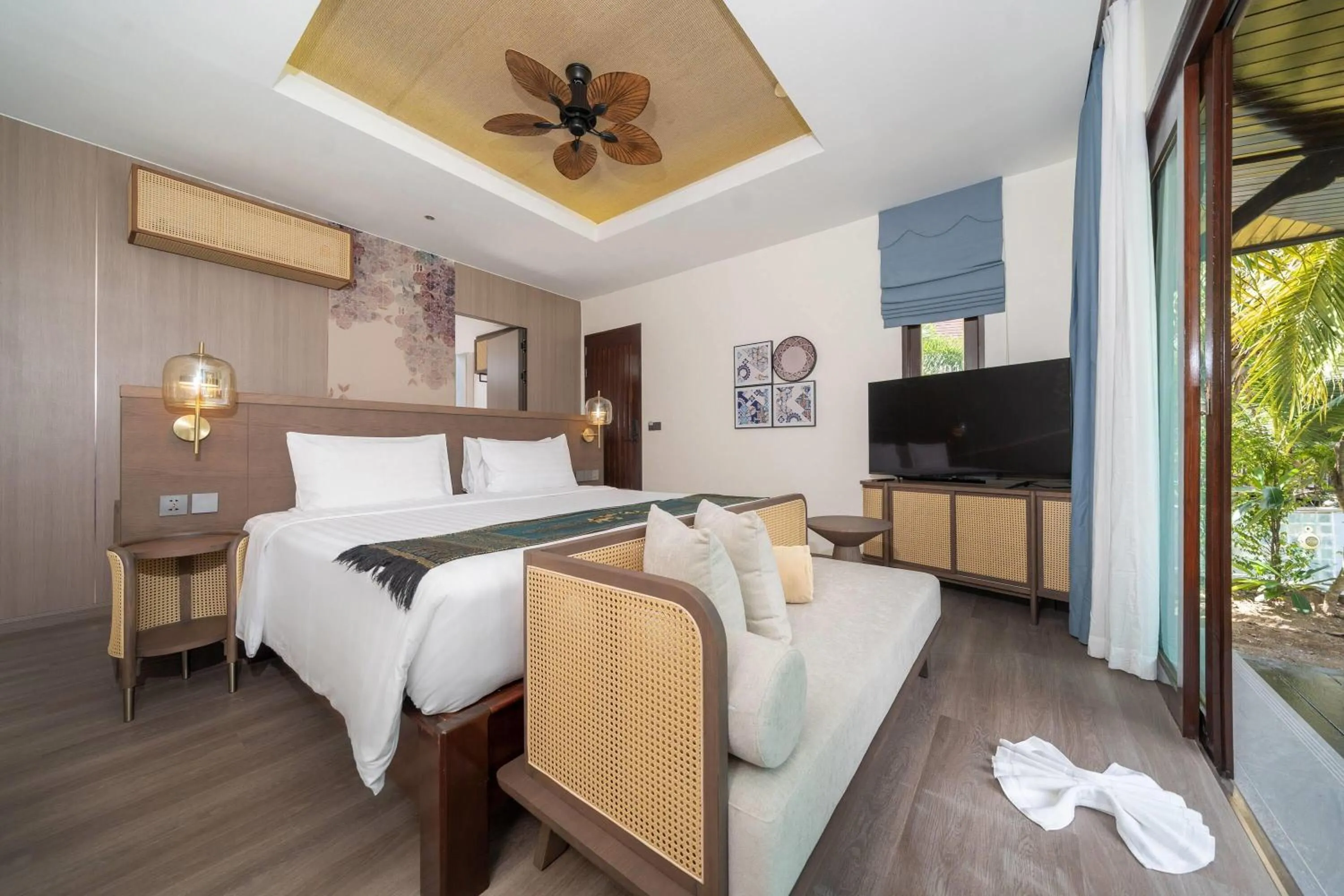 Photo of the whole room, Bed in Howard Johnson by Wyndham Phuket Naiyang