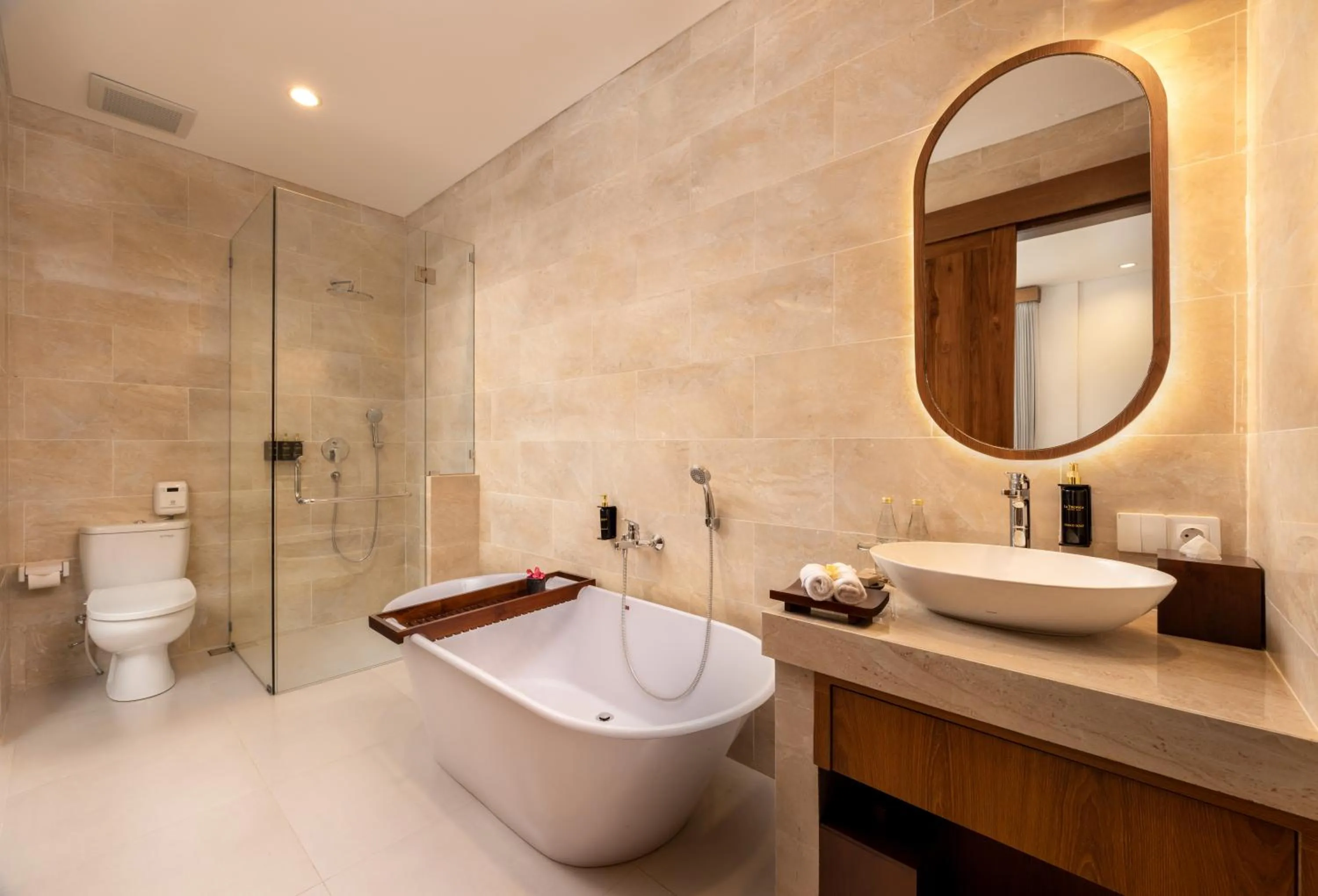 Shower in La Tropica Canggu Bali By Kanaya Hospitality