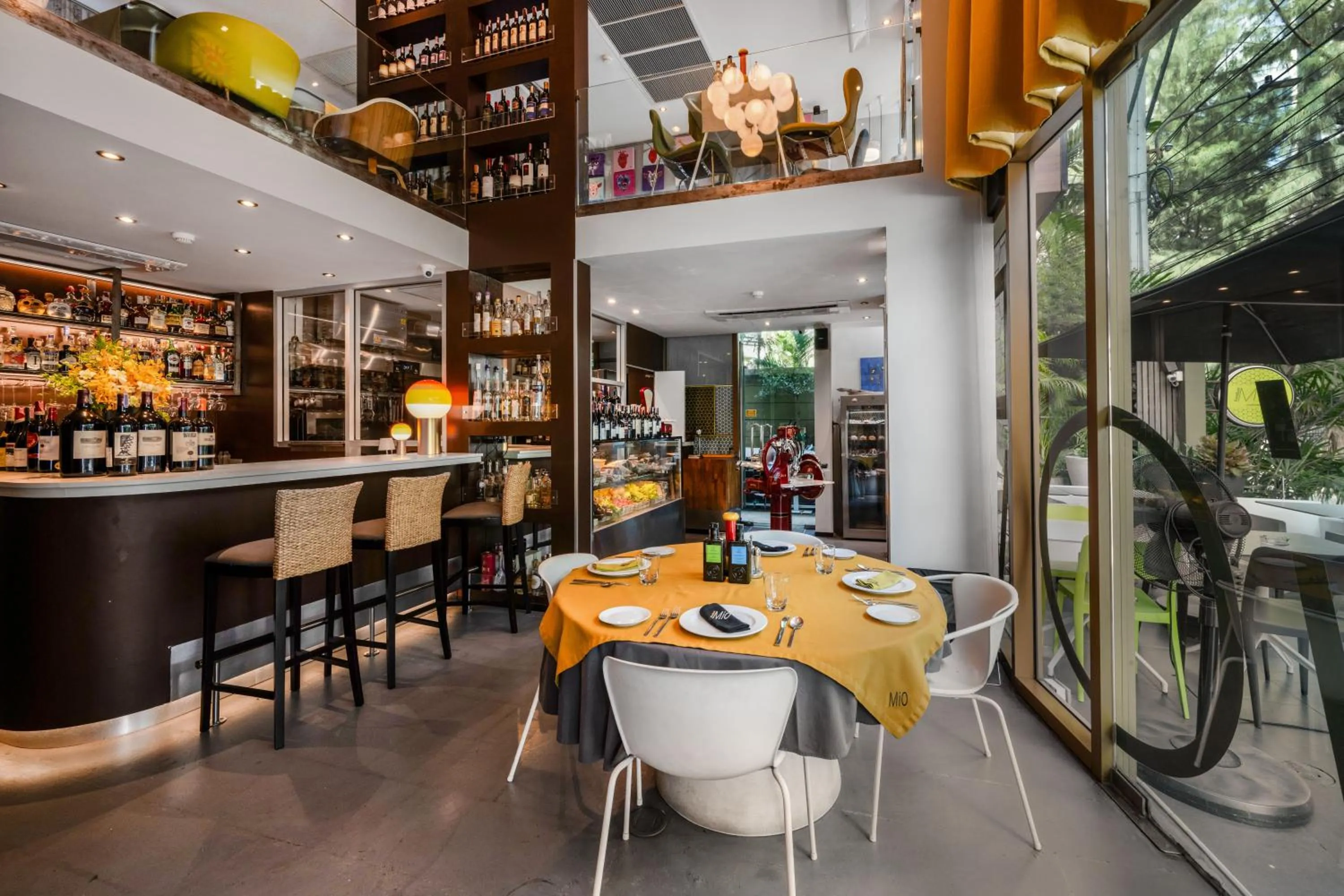 Restaurant/places to eat in Alcove 53