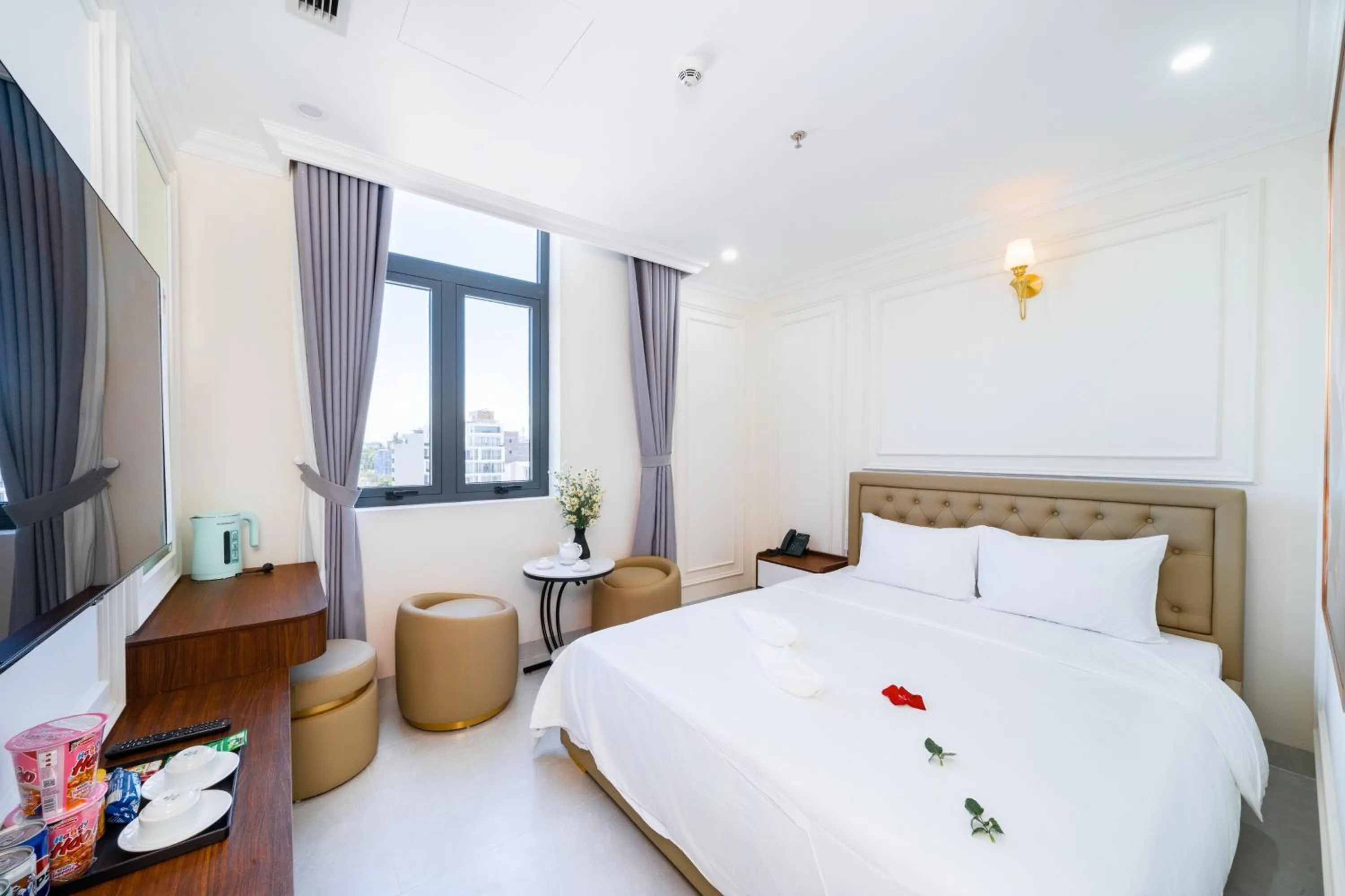 Bed in Tourane Boutique Hotel